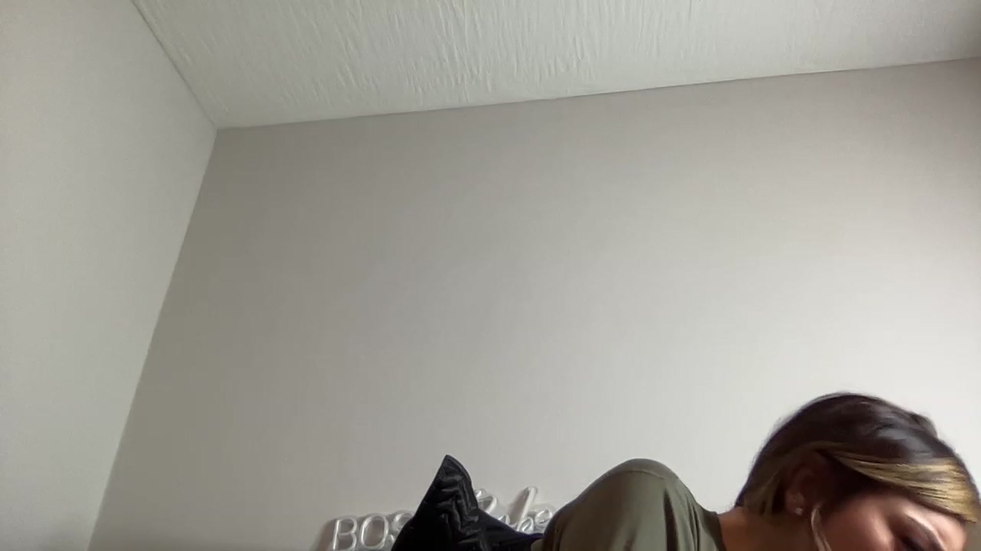 Gallery image thumbnail from XEllieraeX's myfreecams stream on, 12/29/2022, 06:02 image 19 of 20