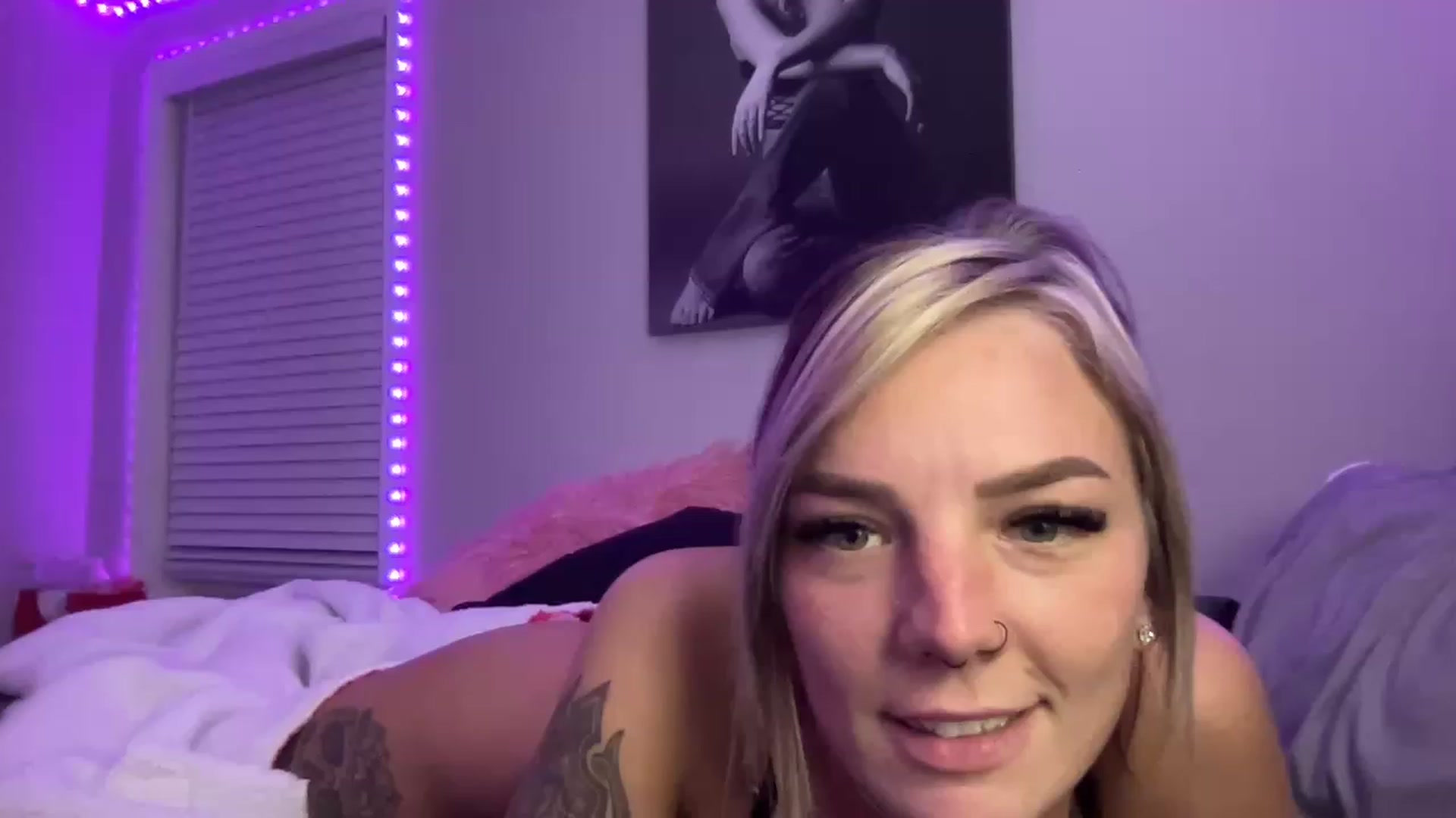 Gallery image thumbnail from XEllieraeX's myfreecams stream on, 01/07/2023, 04:47 image 12 of 20
