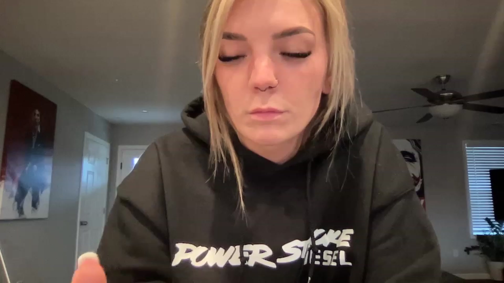Gallery image thumbnail from XEllieraeX's myfreecams stream on, 01/16/2023, 22:07 image 3 of 20