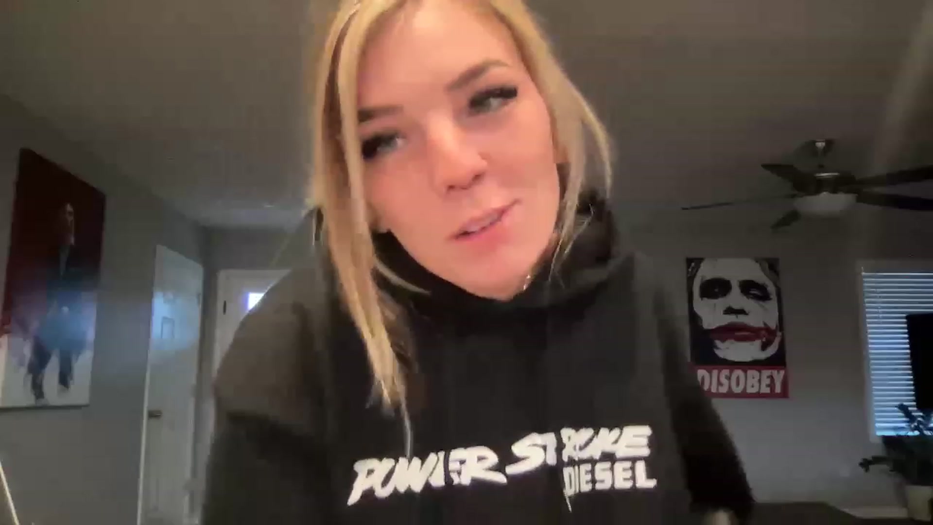 Gallery image thumbnail from XEllieraeX's myfreecams stream on, 01/16/2023, 22:07 image 16 of 20