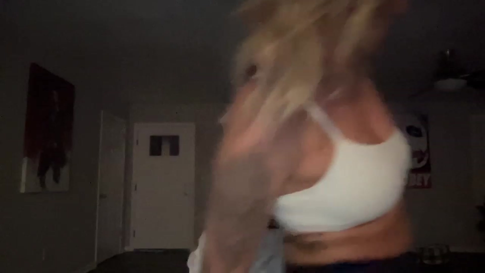 Gallery image thumbnail from XEllieraeX's myfreecams stream on, 02/07/2023, 07:44 image 18 of 20