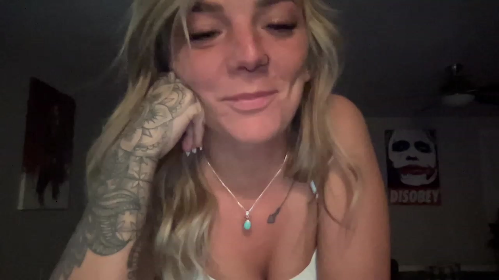 Gallery image thumbnail from XEllieraeX's myfreecams stream on, 02/07/2023, 07:44 image 6 of 20