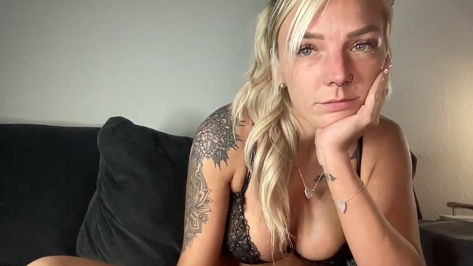Gallery image thumbnail from XEllieraeX's myfreecams stream on, 09/21/2023, 04:53 image 6 of 20