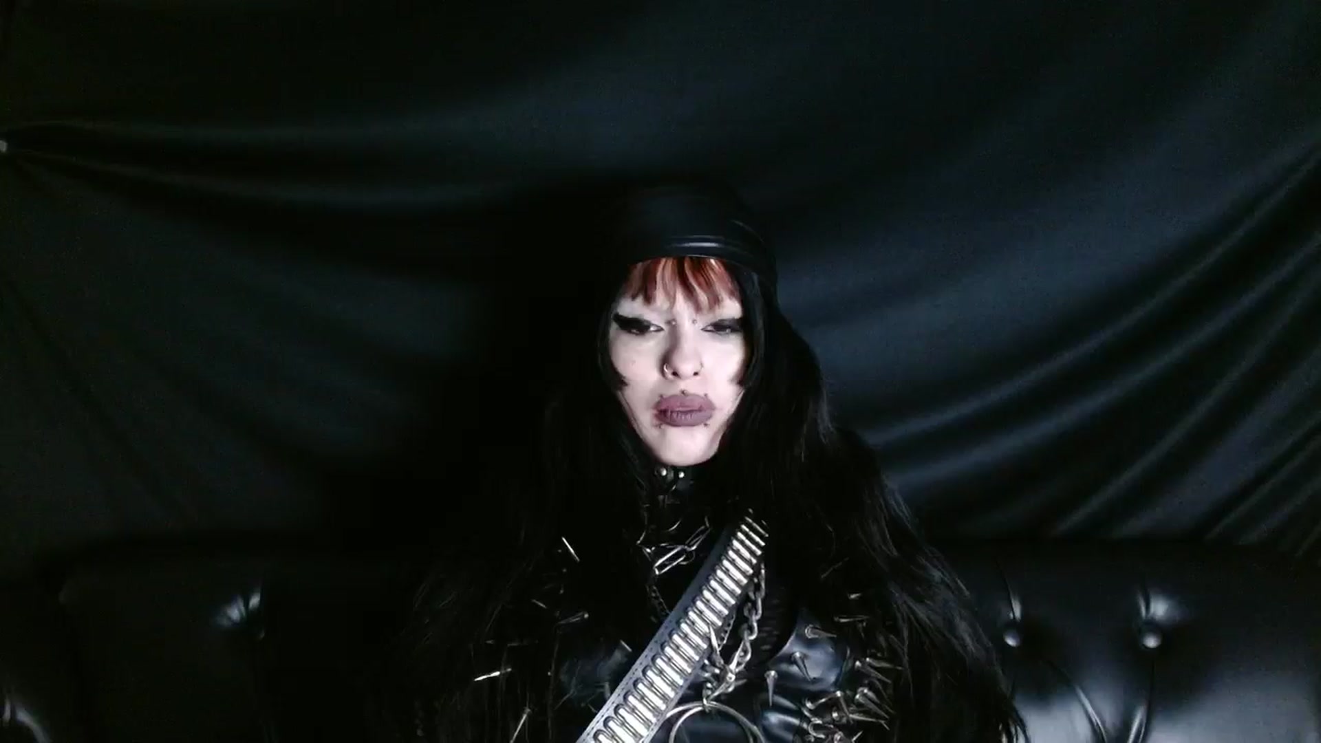 Gallery image thumbnail from XIOUX's myfreecams stream on, 11/10/2025, 09:35 image 7 of 20