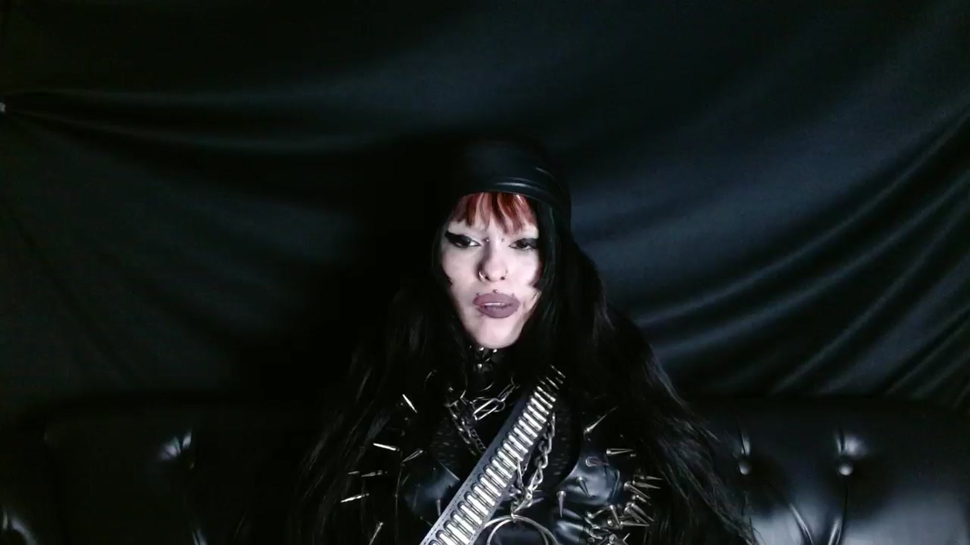 Gallery image thumbnail from XIOUX's myfreecams stream on, 11/10/2025, 09:35 image 9 of 20