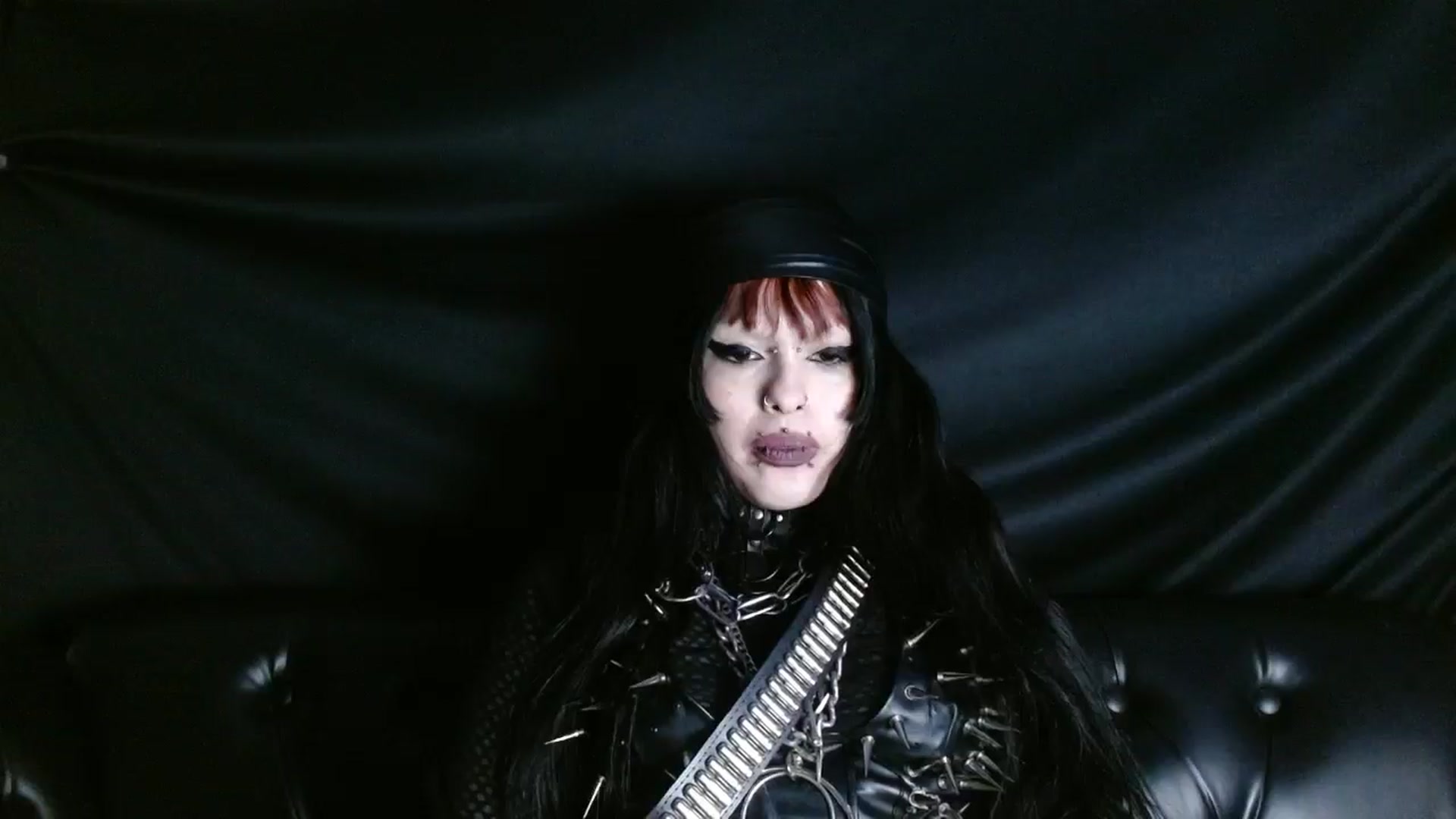Gallery image thumbnail from XIOUX's myfreecams stream on, 11/10/2025, 09:35 image 5 of 20