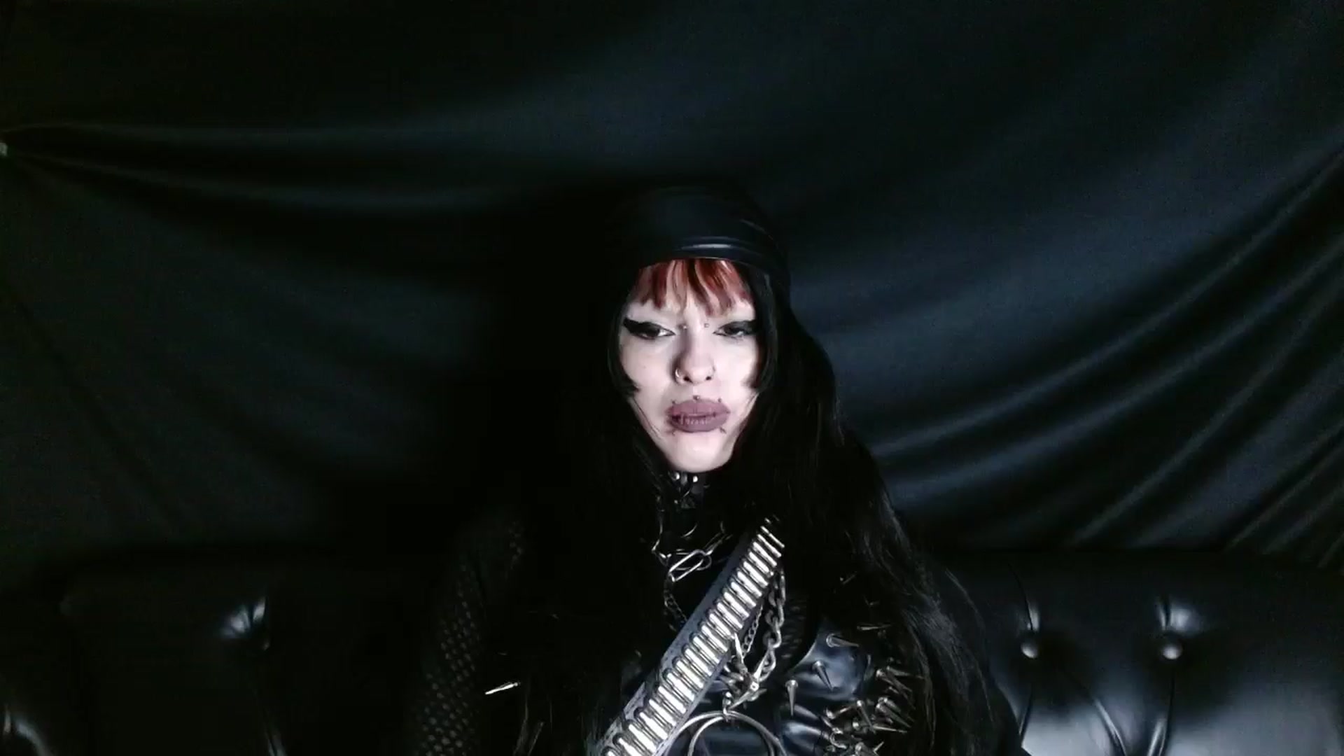 Gallery image thumbnail from XIOUX's myfreecams stream on, 11/10/2025, 09:35 image 6 of 20