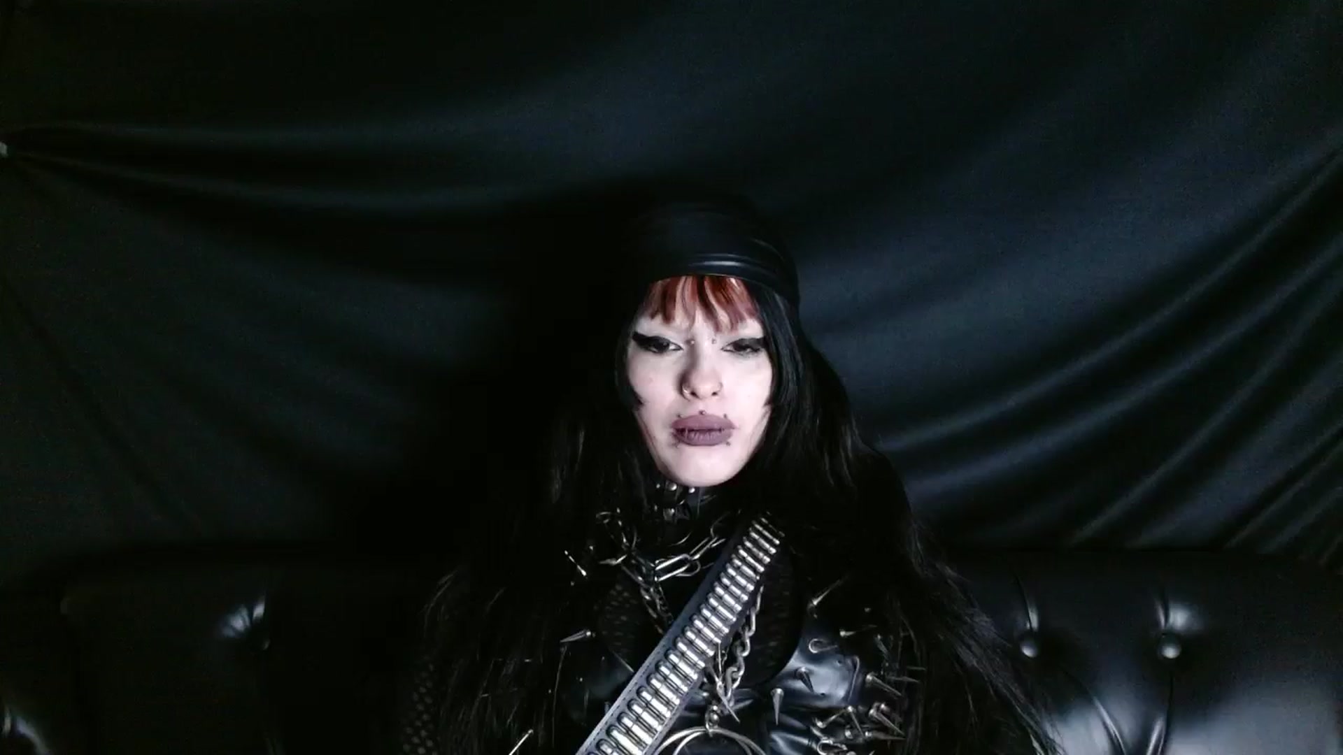 Gallery image thumbnail from XIOUX's myfreecams stream on, 11/10/2025, 09:35 image 15 of 20