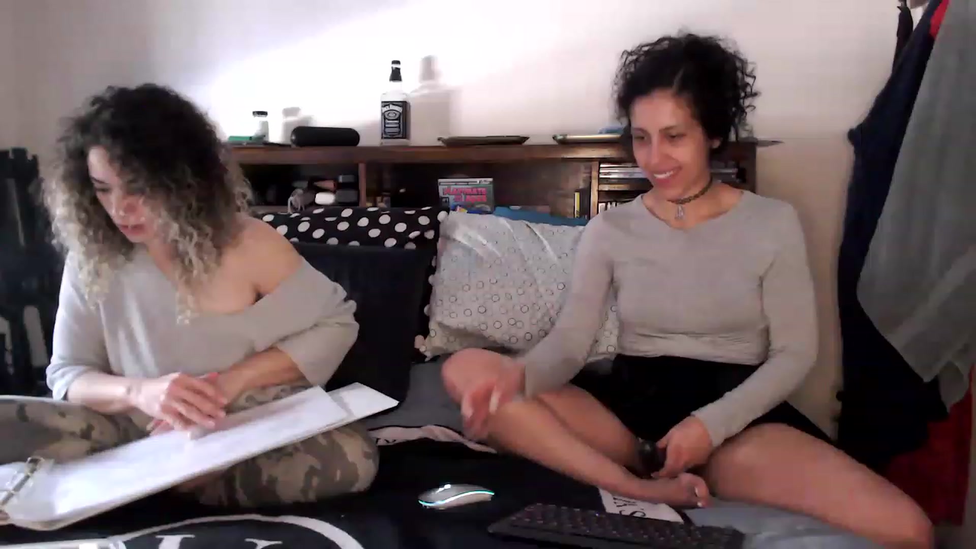 Gallery image thumbnail from XKushKittyX's myfreecams stream on, 02/18/2023, 20:33 image 7 of 20