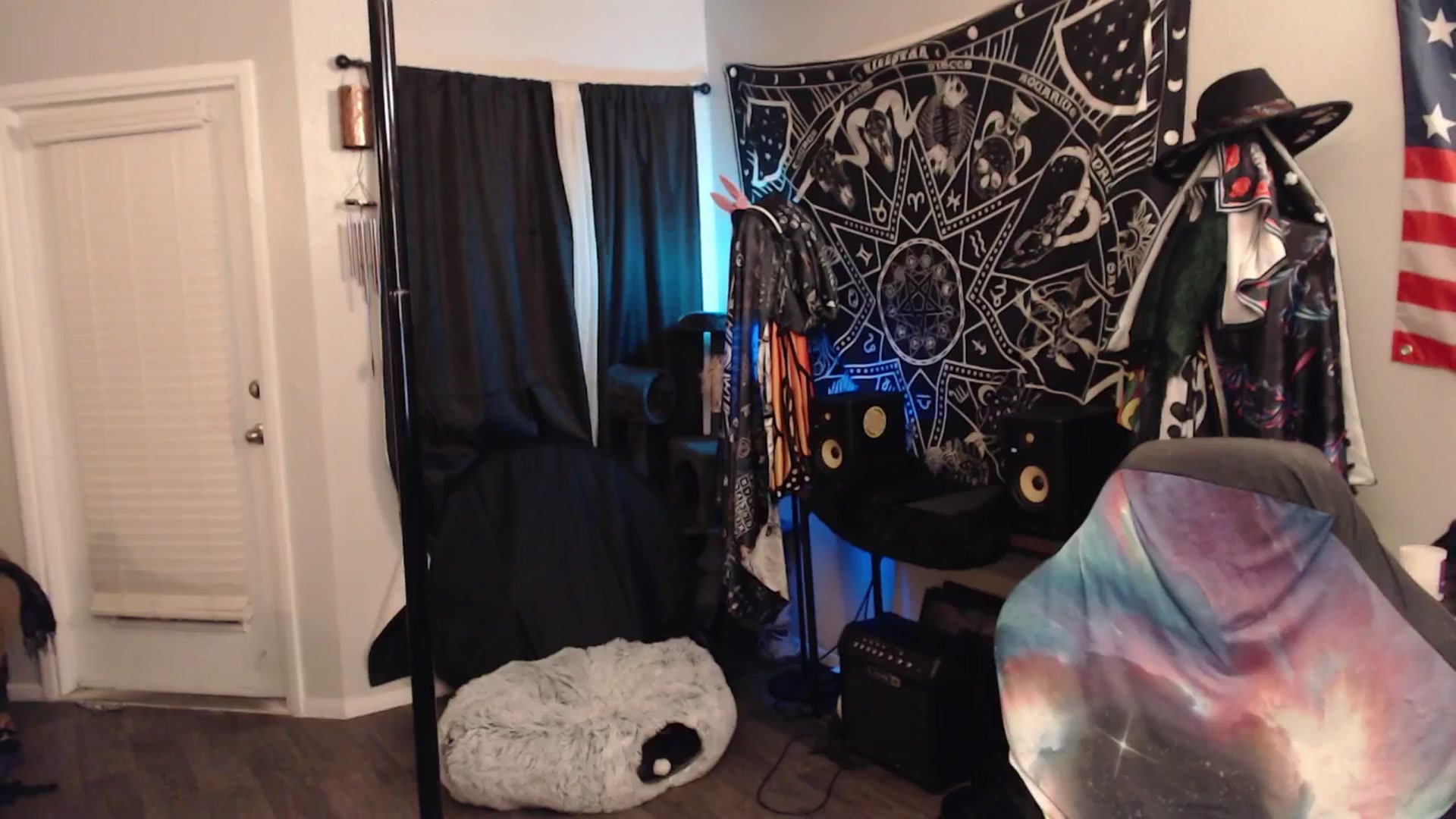 Gallery image thumbnail from XLilithxMoonX's myfreecams stream on, 01/02/2026, 08:32 image 7 of 20