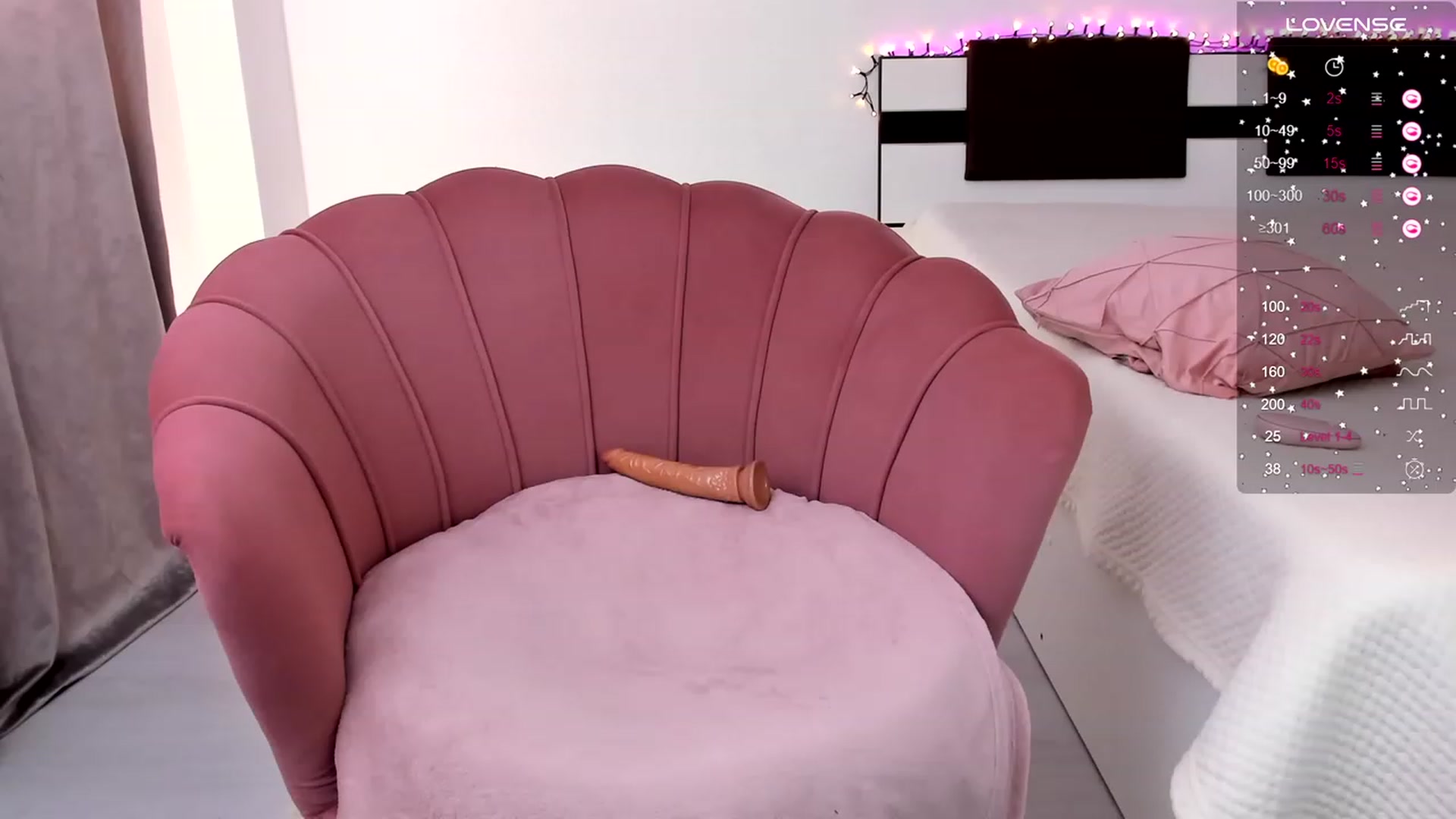 Gallery image thumbnail from XLorraine's myfreecams stream on, 12/12/2023, 10:20 image 12 of 20