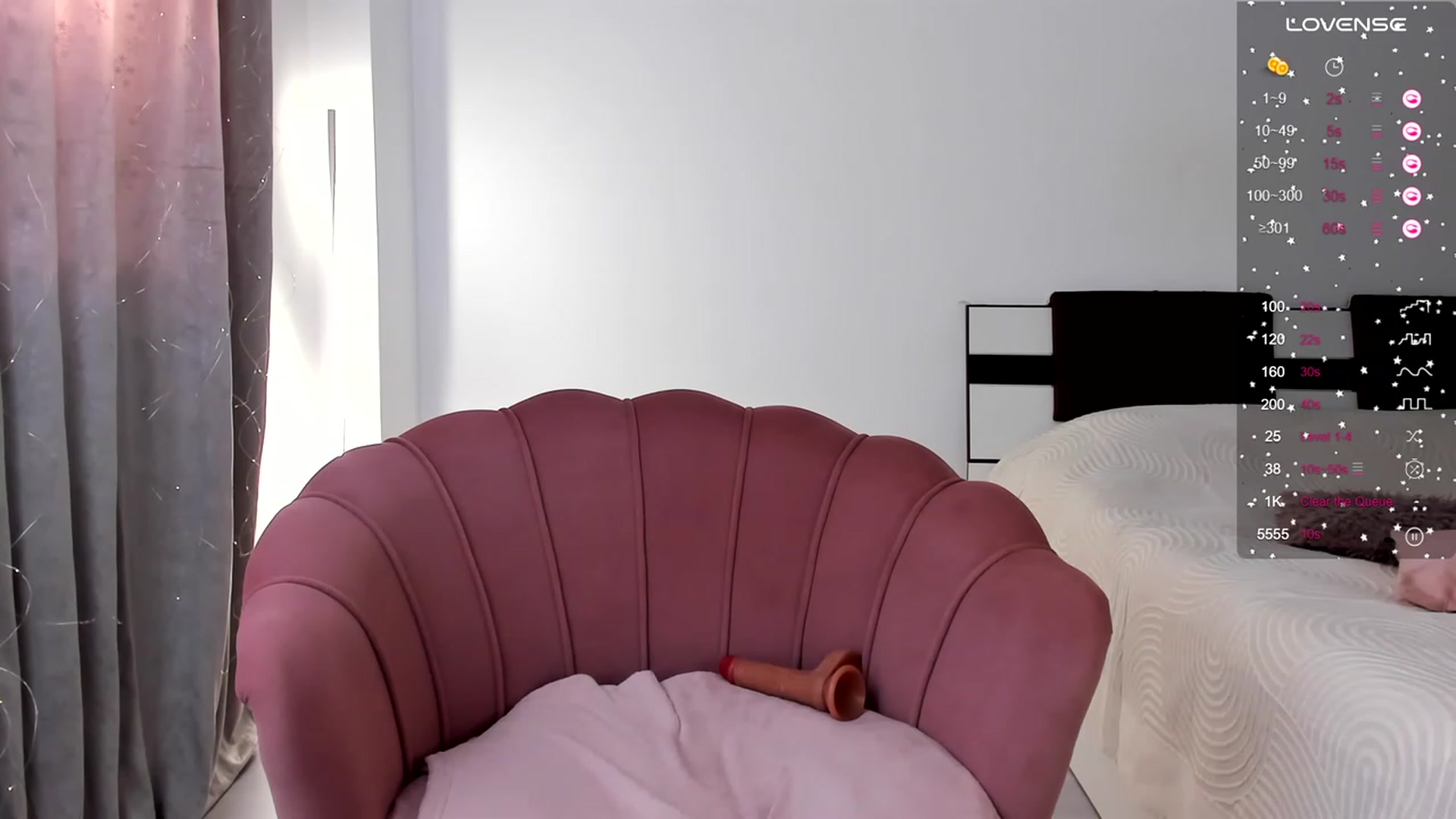 Gallery image thumbnail from XLorraine's myfreecams stream on, 01/10/2024, 14:37 image 7 of 20