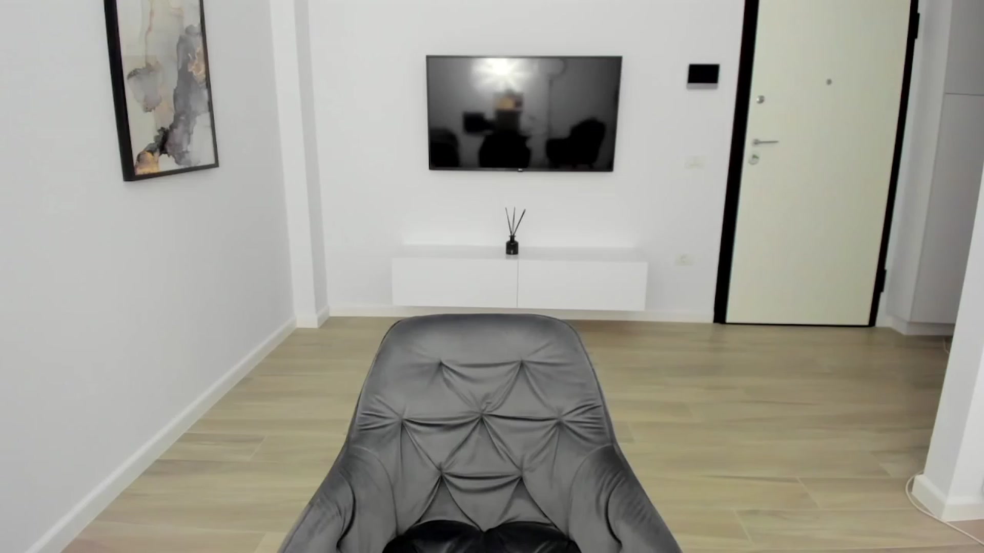 Gallery image thumbnail from XMirrabbellaX's myfreecams stream on, 12/01/2022, 08:14 image 13 of 20
