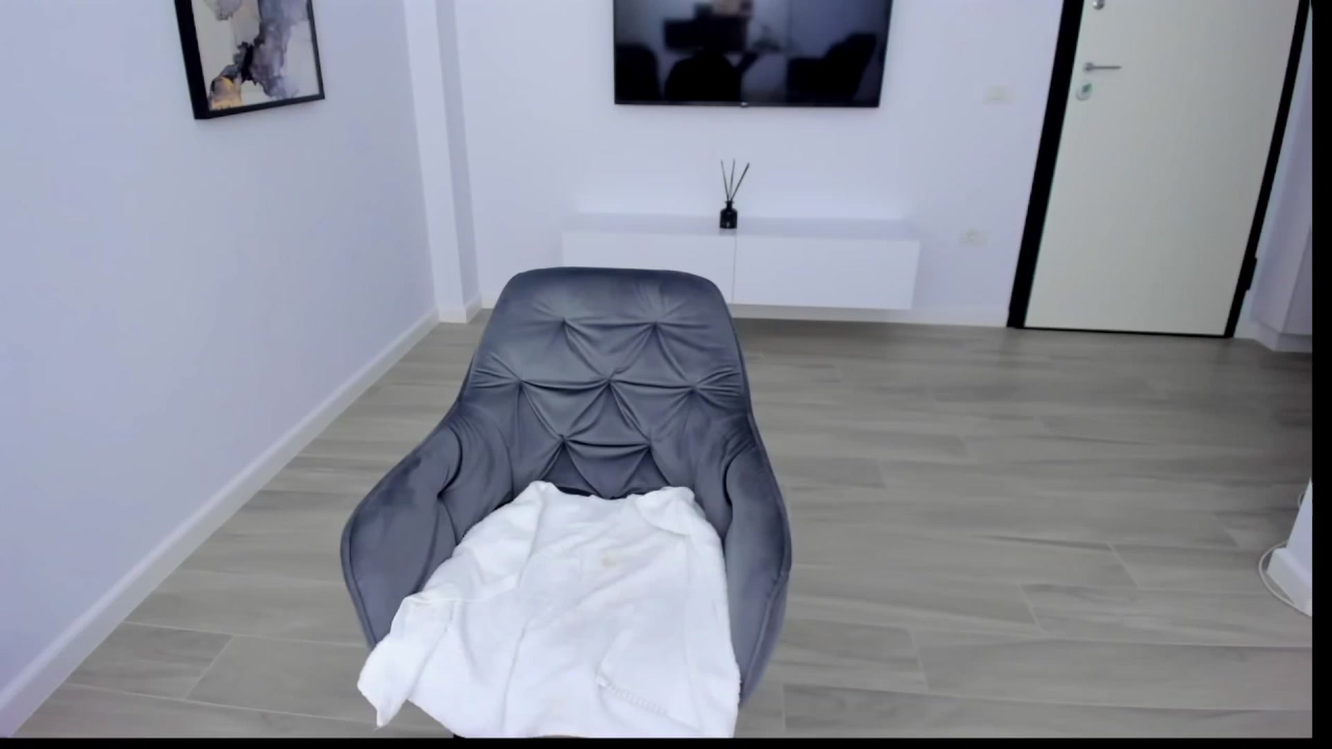 Gallery image thumbnail from XMirrabbellaX's myfreecams stream on, 11/23/2022, 14:17 image 8 of 20