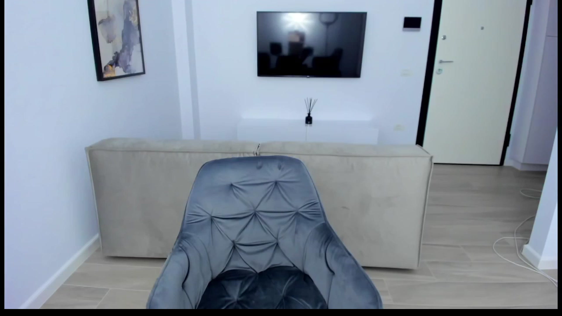 Gallery image thumbnail from XMirrabbellaX's myfreecams stream on, 12/02/2022, 16:30 image 1 of 20