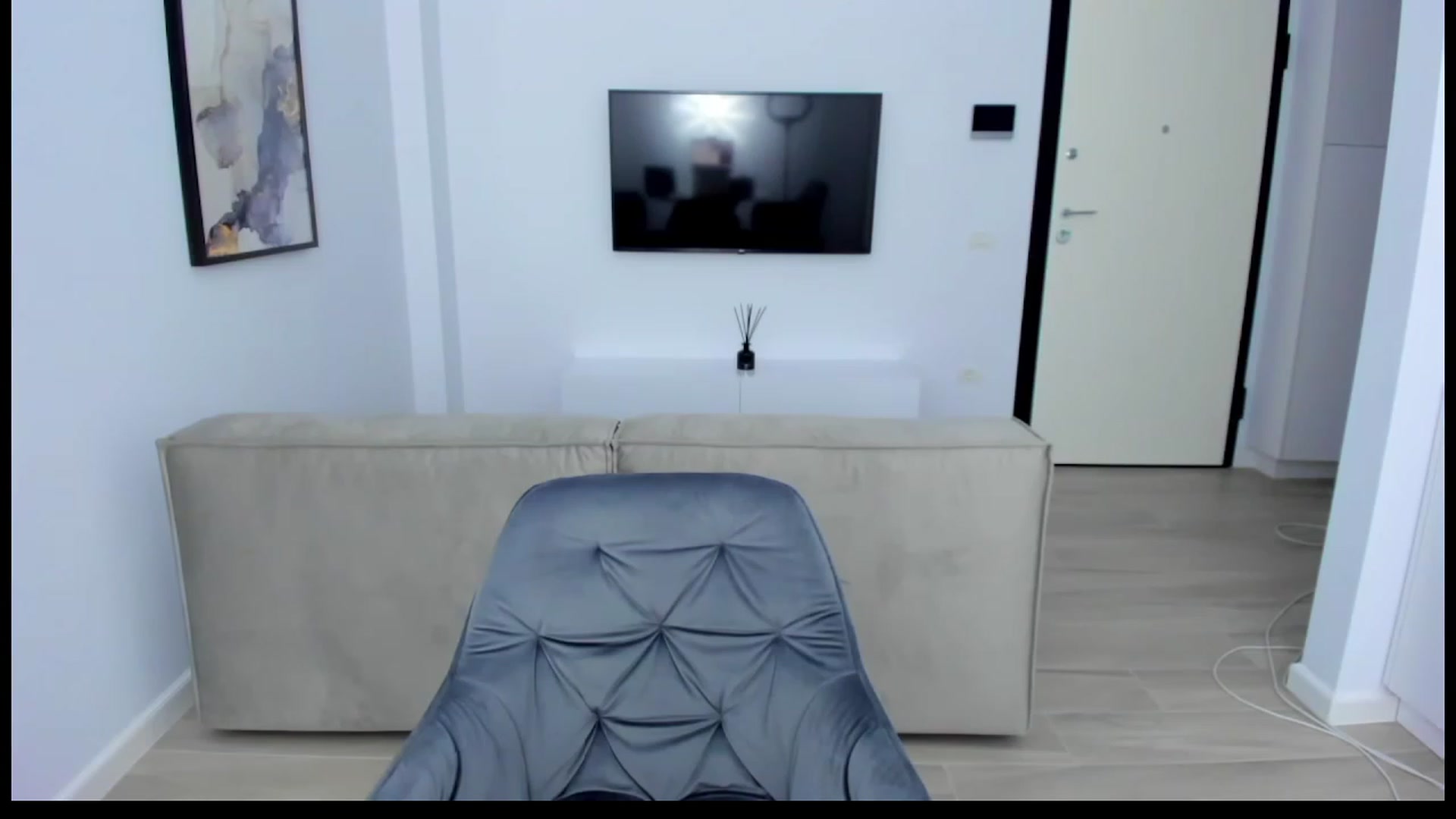 Gallery image thumbnail from XMirrabbellaX's myfreecams stream on, 12/02/2022, 16:30 image 6 of 20