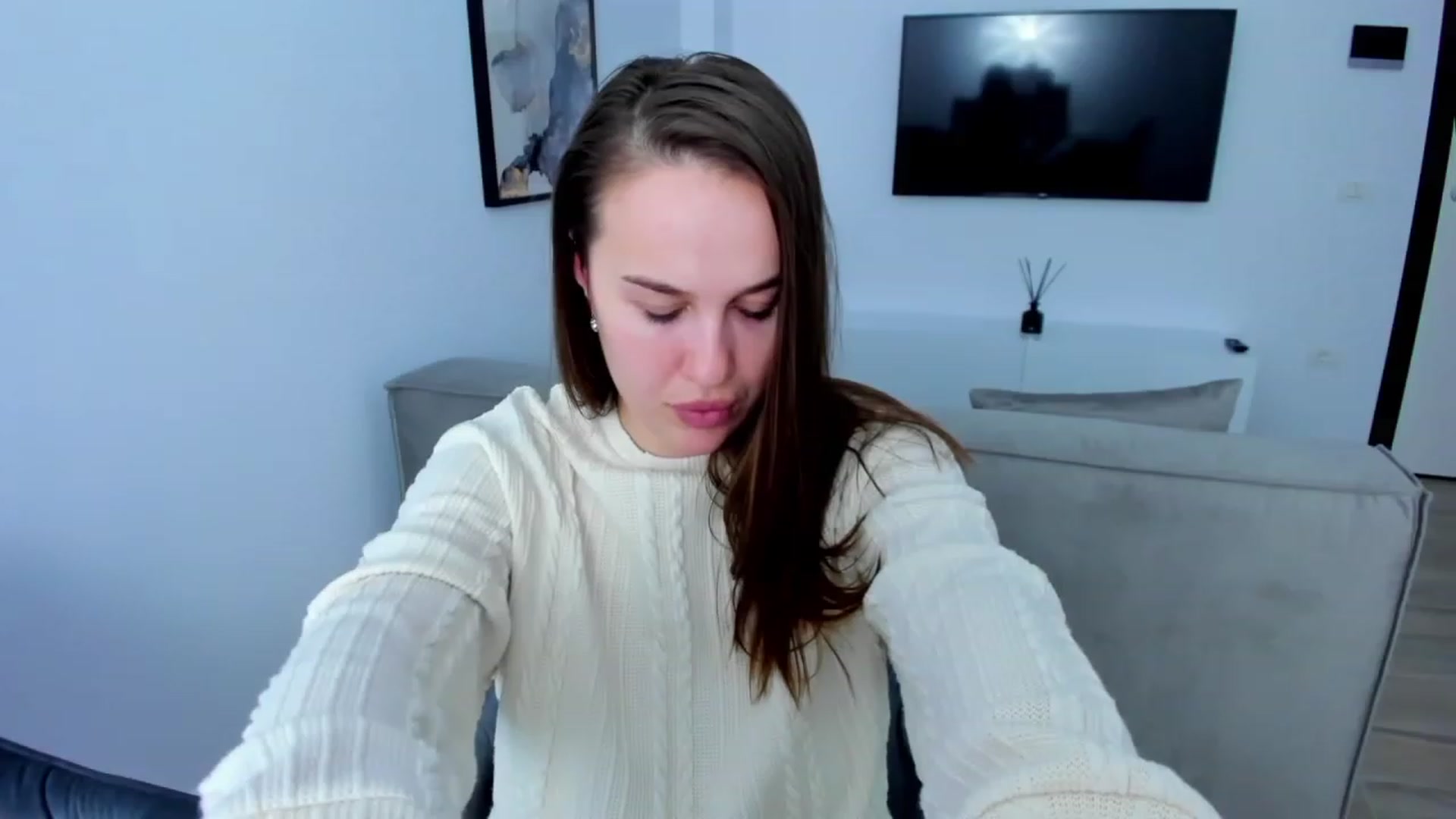 Gallery image thumbnail from XMirrabbellaX's myfreecams stream on, 01/10/2023, 15:42 image 18 of 20