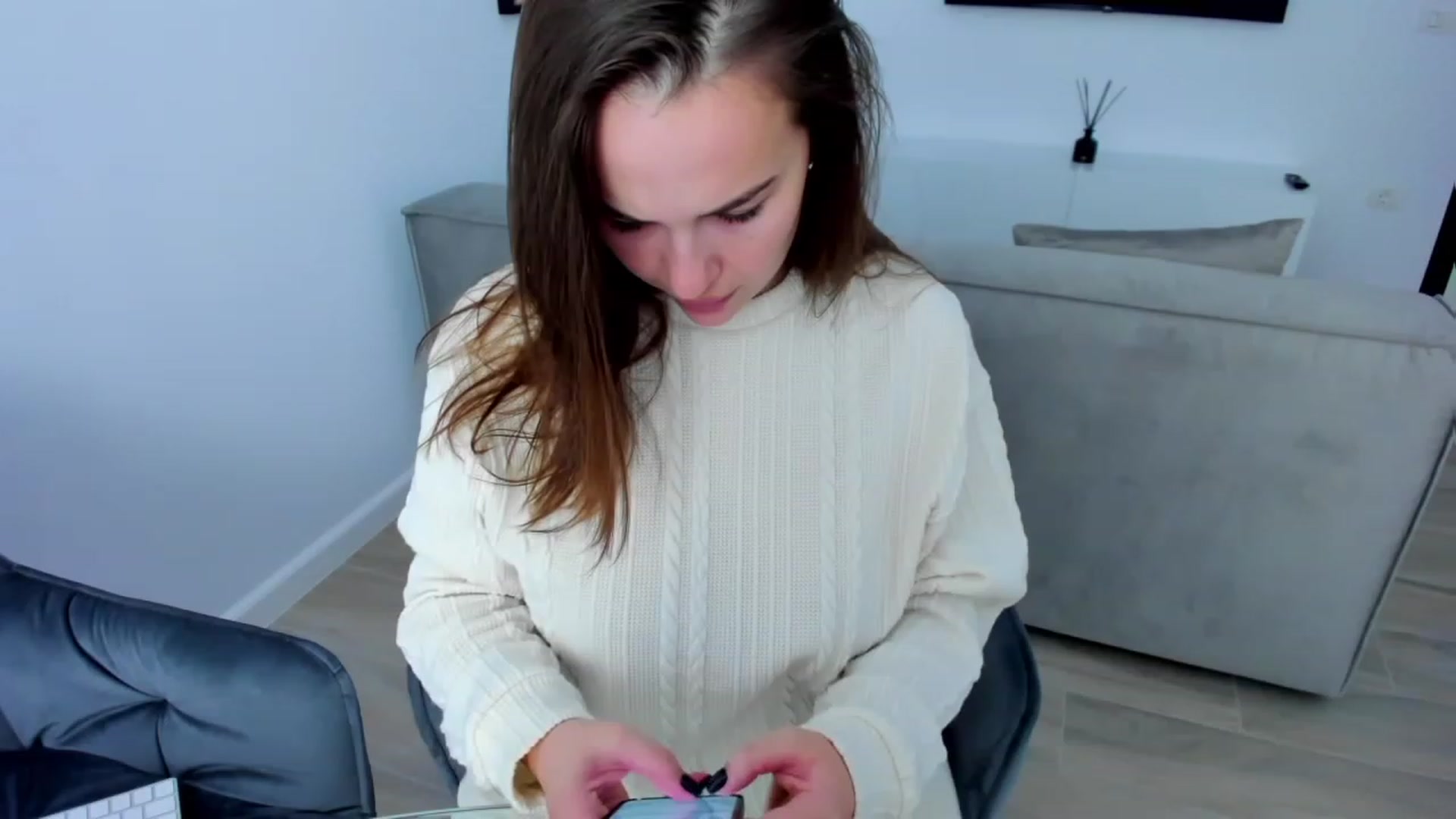 Gallery image thumbnail from XMirrabbellaX's myfreecams stream on, 01/10/2023, 15:42 image 20 of 20