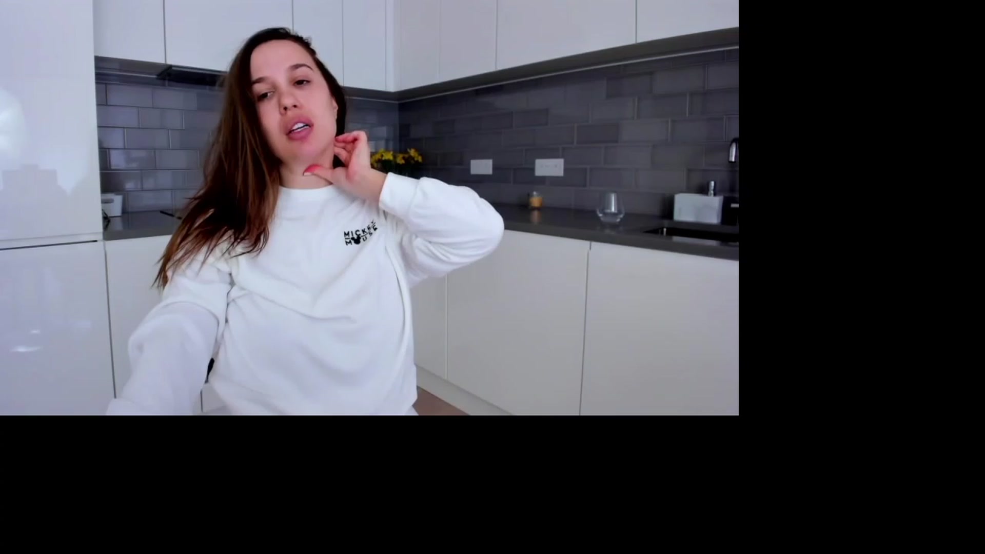 Gallery image thumbnail from XMirrabbellaX's myfreecams stream on, 03/19/2023, 15:05 image 10 of 20