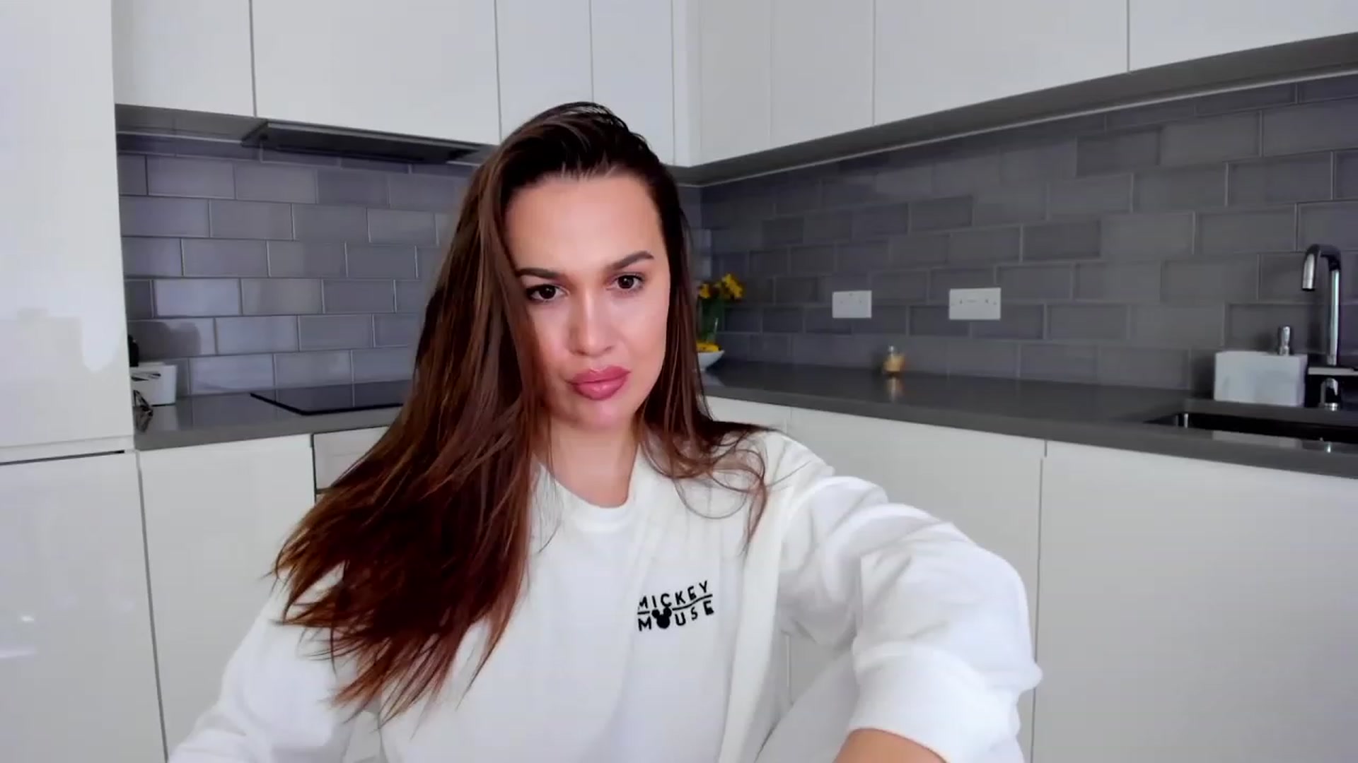 Gallery image thumbnail from XMirrabbellaX's myfreecams stream on, 03/20/2023, 13:43 image 11 of 20