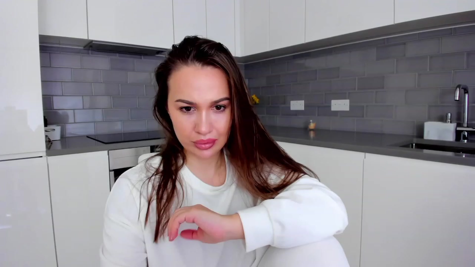 Gallery image thumbnail from XMirrabbellaX's myfreecams stream on, 03/20/2023, 13:43 image 8 of 20