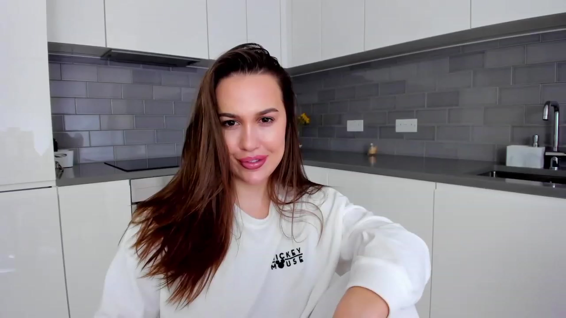 Gallery image thumbnail from XMirrabbellaX's myfreecams stream on, 03/20/2023, 13:43 image 12 of 20