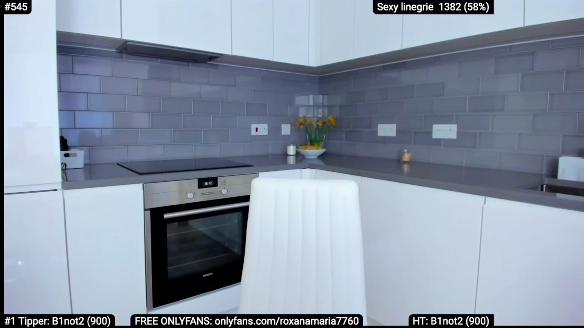 Gallery image thumbnail from XMirrabbellaX's myfreecams stream on, 03/21/2023, 16:18 image 19 of 20