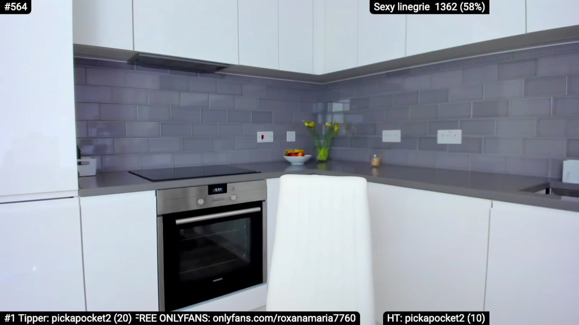 Gallery image thumbnail from XMirrabbellaX's myfreecams stream on, 03/22/2023, 16:39 image 6 of 20