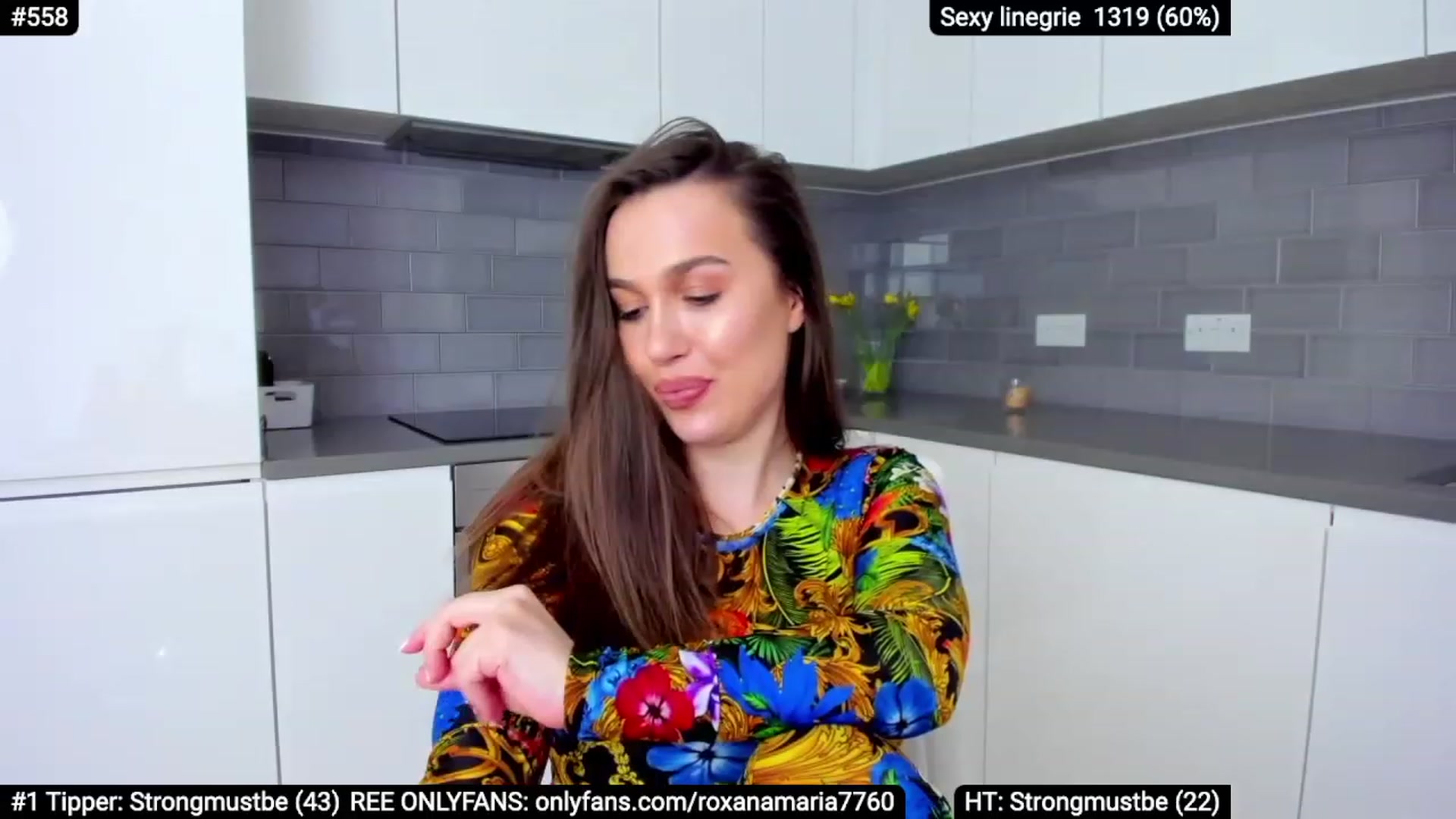 Gallery image thumbnail from XMirrabbellaX's myfreecams stream on, 03/22/2023, 17:16 image 9 of 20