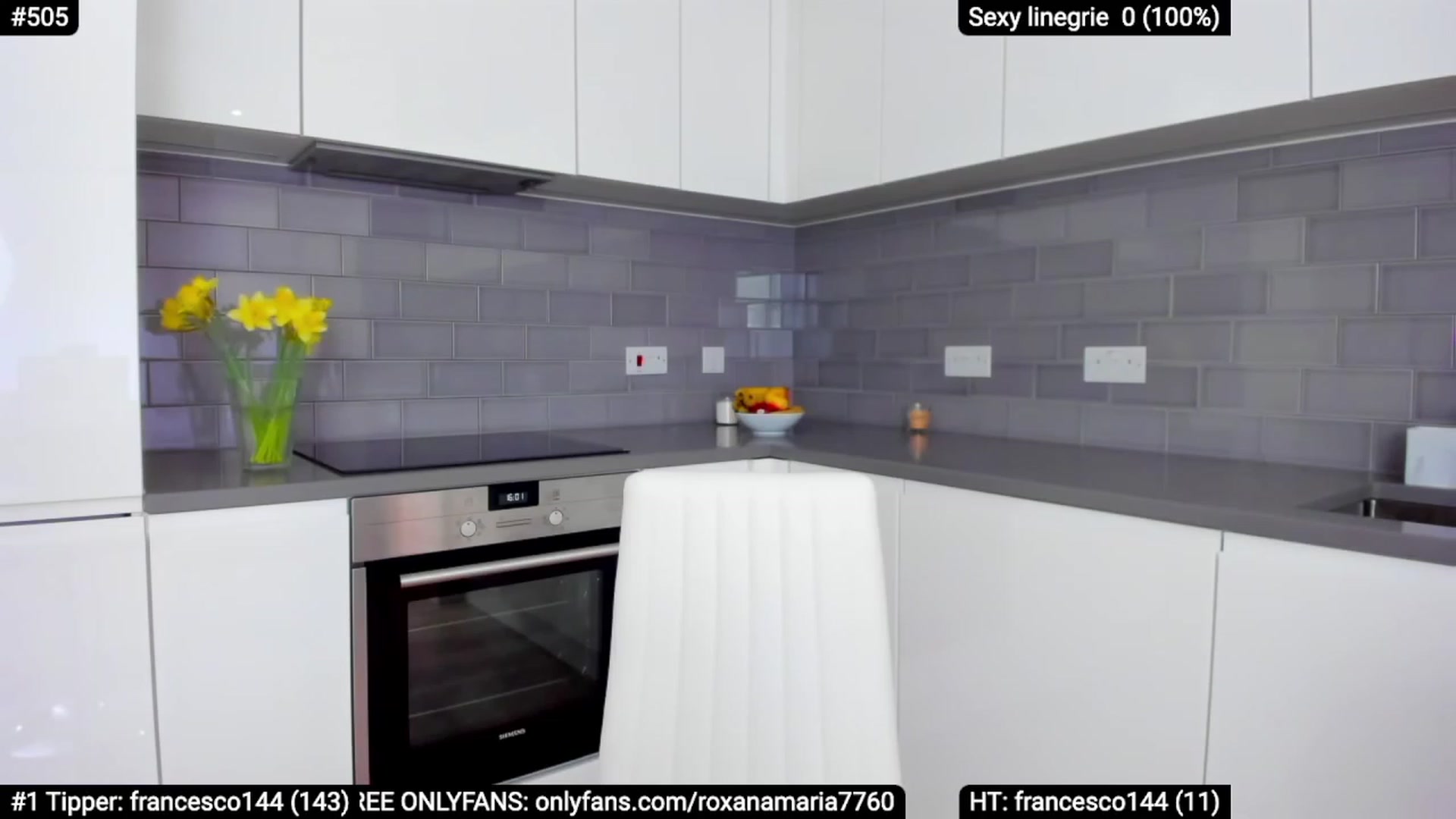 Gallery image thumbnail from XMirrabbellaX's myfreecams stream on, 03/24/2023, 17:10 image 4 of 20