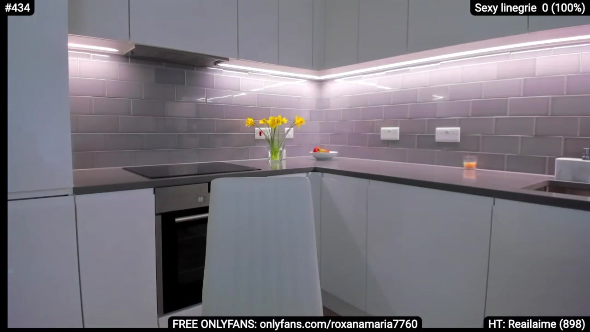 Gallery image thumbnail from XMirrabbellaX's myfreecams stream on, 03/31/2023, 16:32 image 20 of 20