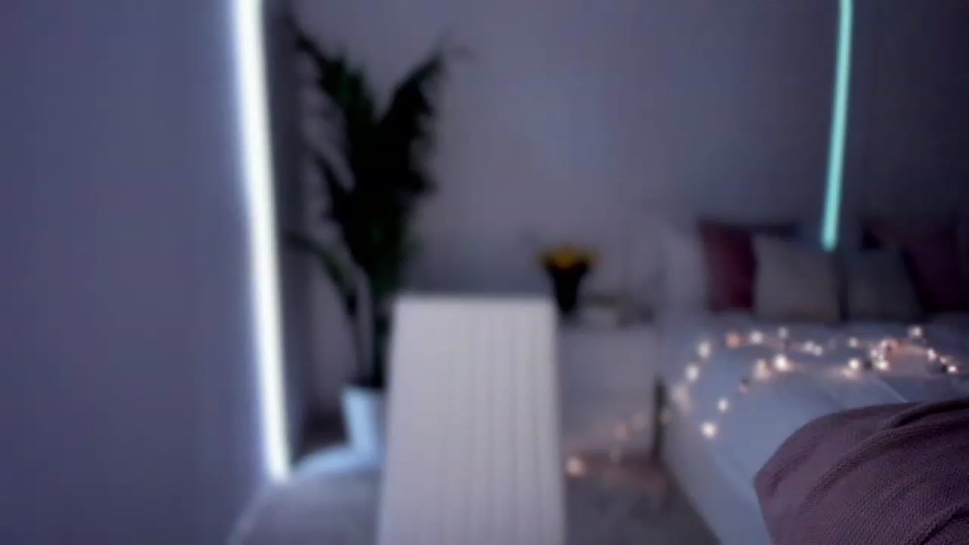 Gallery image thumbnail from XMirrabbellaX's myfreecams stream on, 04/25/2023, 17:36 image 18 of 20