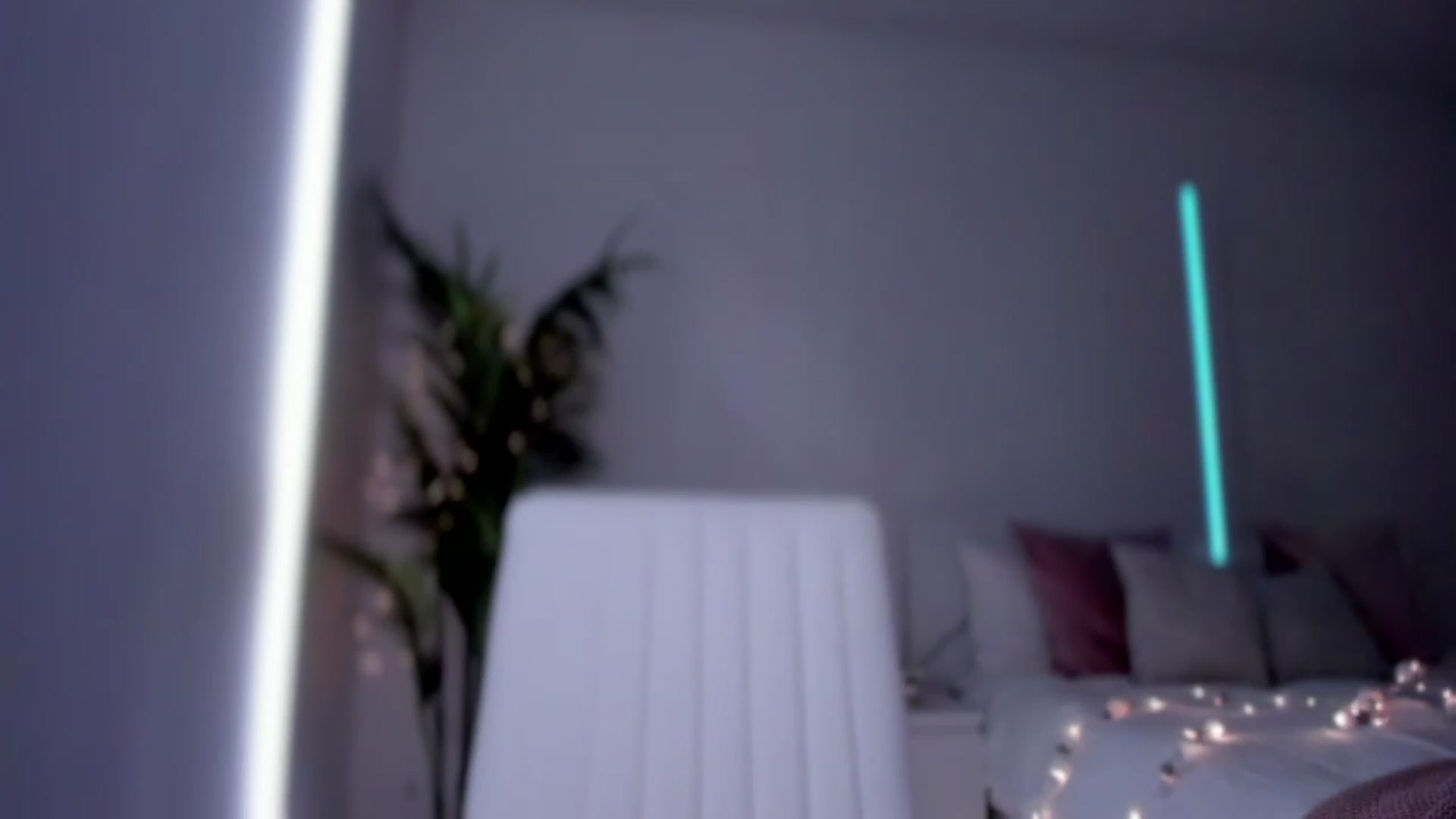 Gallery image thumbnail from XMirrabbellaX's myfreecams stream on, 04/25/2023, 17:36 image 11 of 20