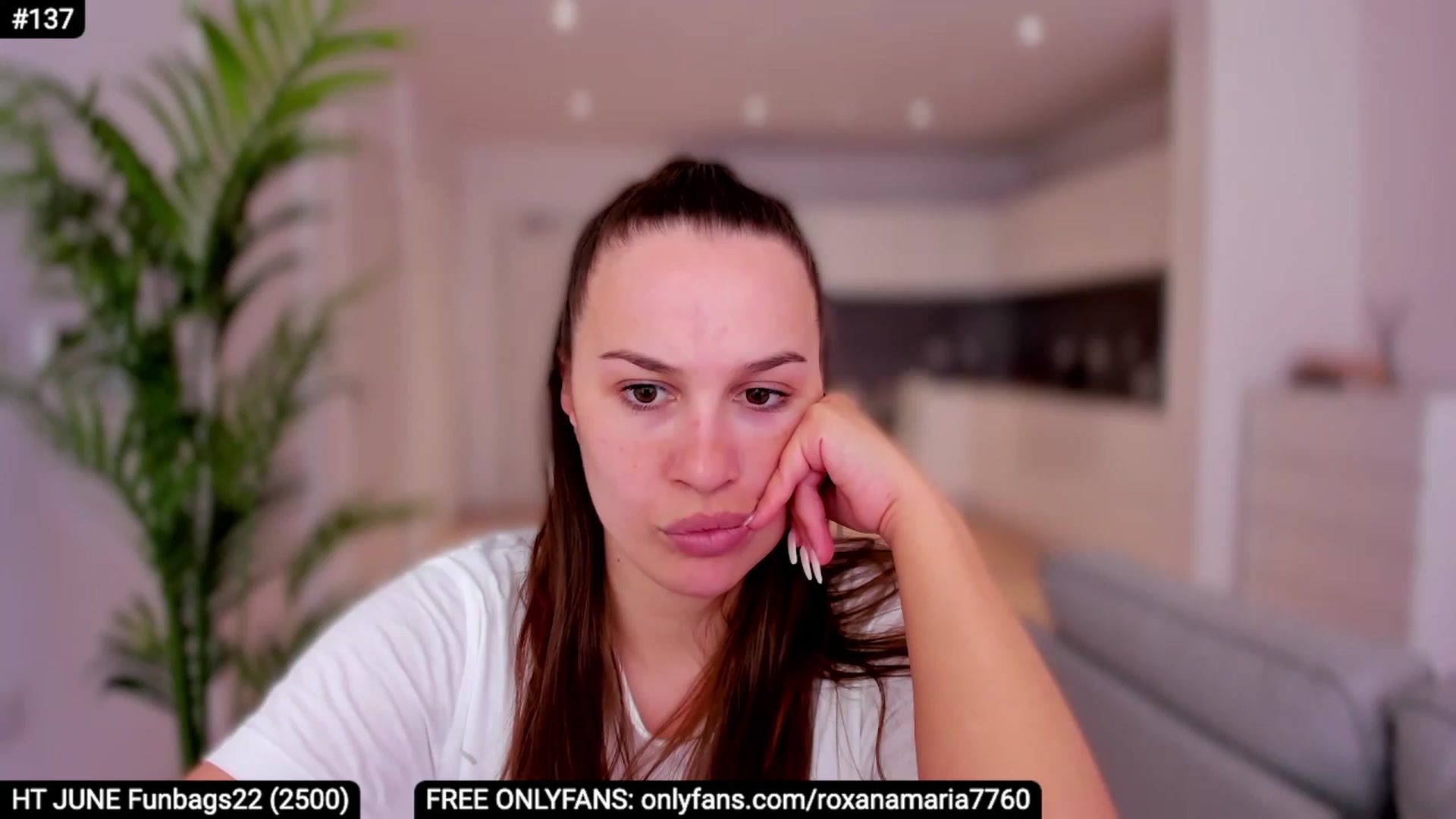 Gallery image thumbnail from XMirrabbellaX's myfreecams stream on, 06/03/2023, 14:48 image 14 of 20