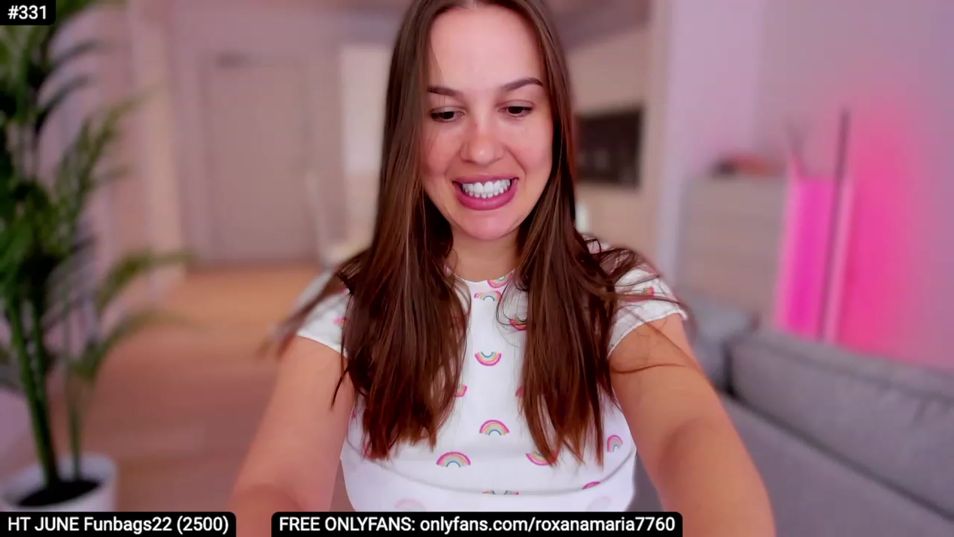 Gallery image thumbnail from XMirrabbellaX's myfreecams stream on, 06/06/2023, 10:17 image 8 of 20