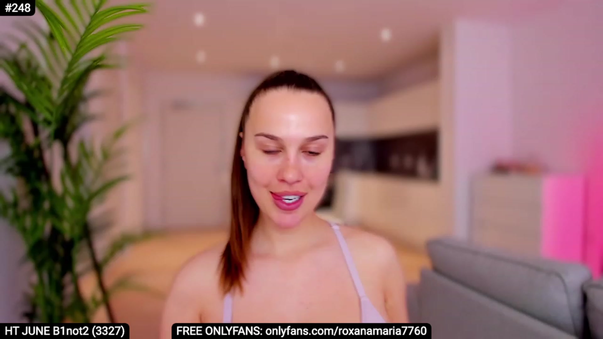 Gallery image thumbnail from XMirrabbellaX's myfreecams stream on, 06/13/2023, 14:33 image 3 of 20