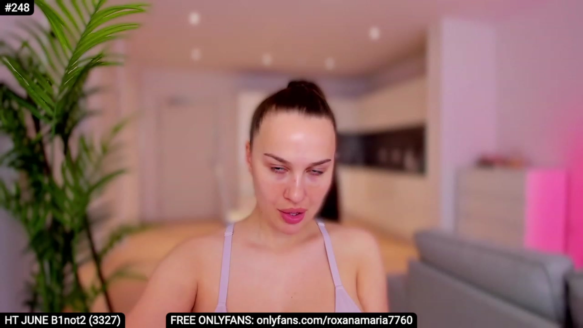 Gallery image thumbnail from XMirrabbellaX's myfreecams stream on, 06/13/2023, 14:33 image 4 of 20