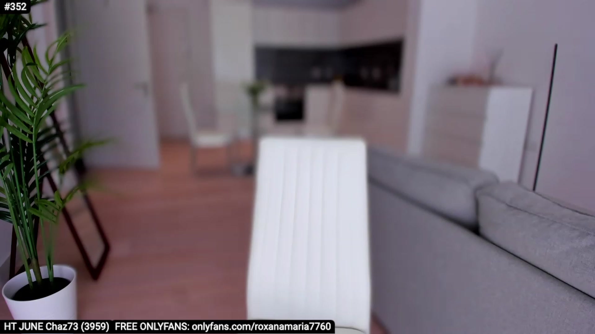 Gallery image thumbnail from XMirrabbellaX's myfreecams stream on, 06/21/2023, 10:06 image 3 of 20