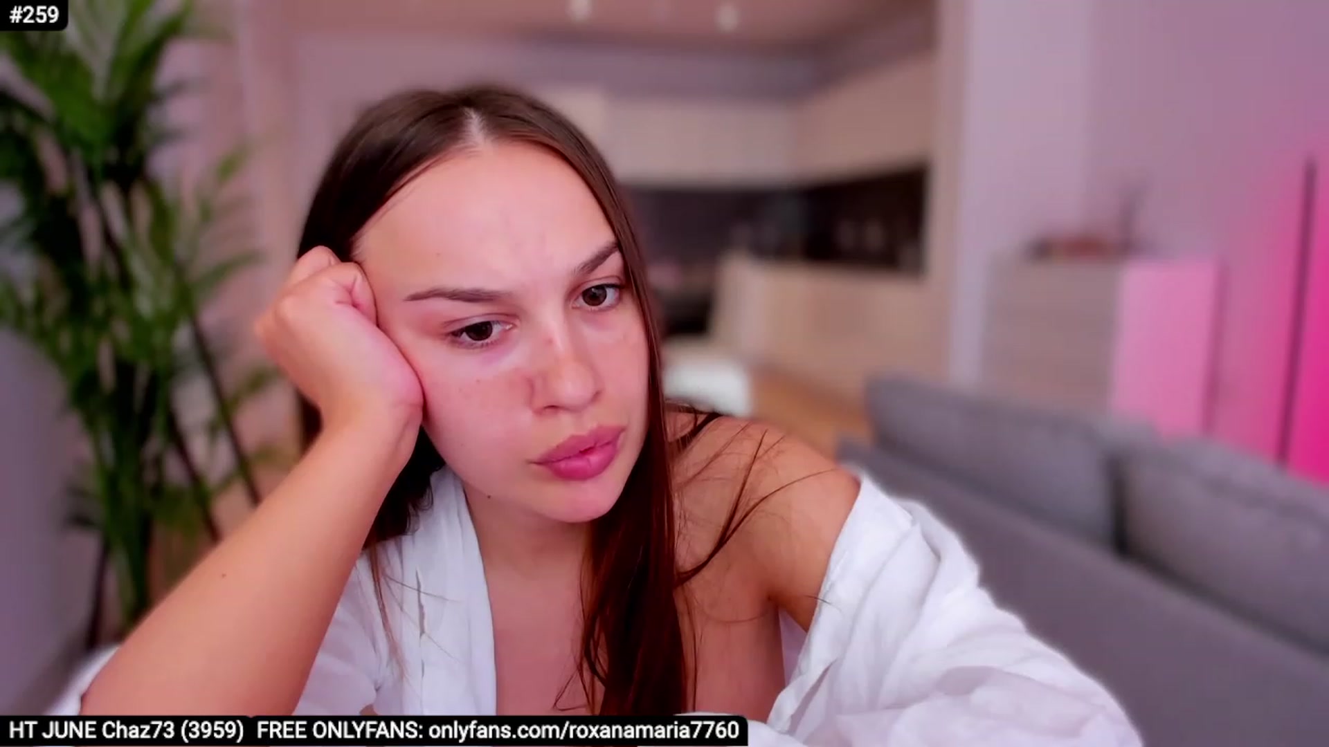Gallery image thumbnail from XMirrabbellaX's myfreecams stream on, 06/22/2023, 14:18 image 13 of 20