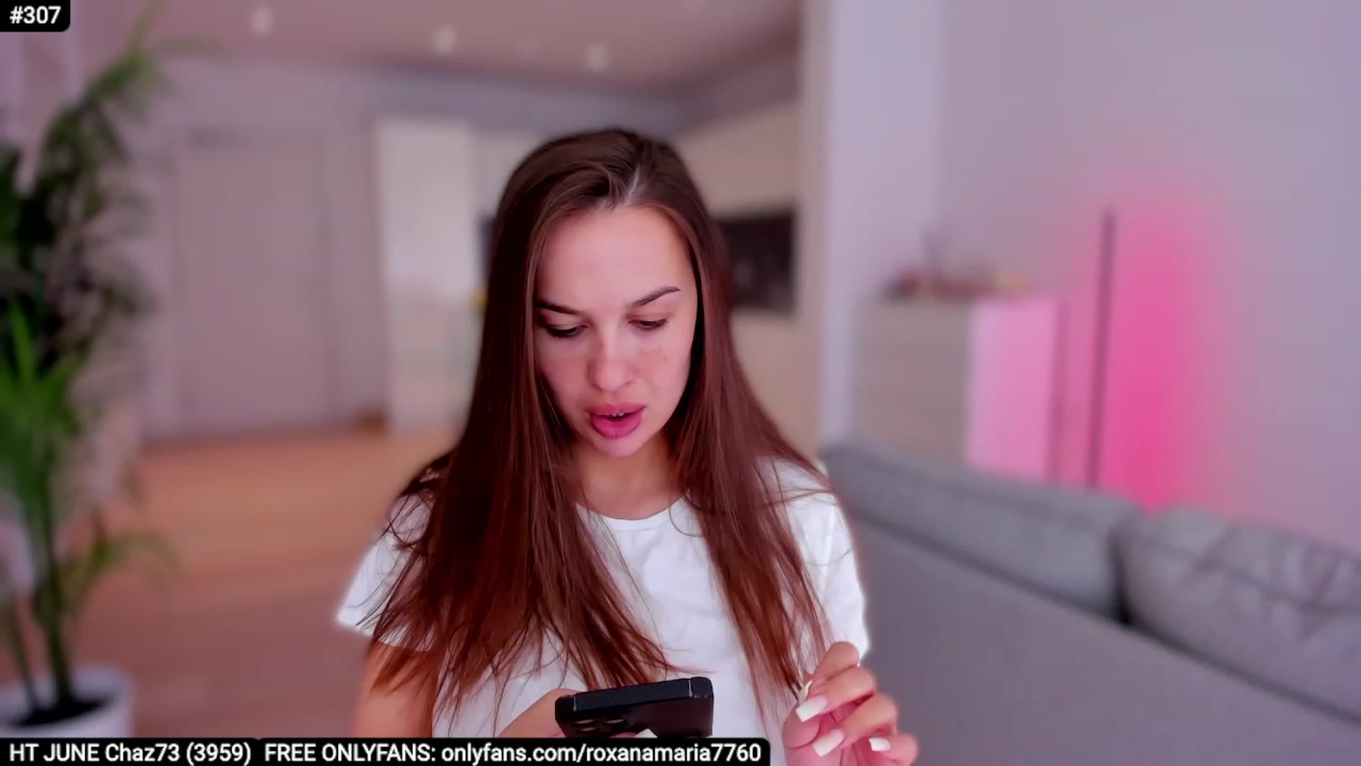 Gallery image thumbnail from XMirrabbellaX's myfreecams stream on, 06/30/2023, 11:00 image 17 of 20