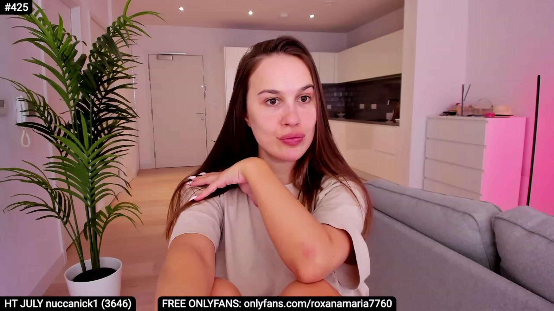 Gallery image thumbnail from XMirrabbellaX's myfreecams stream on, 07/10/2023, 13:38 image 16 of 20