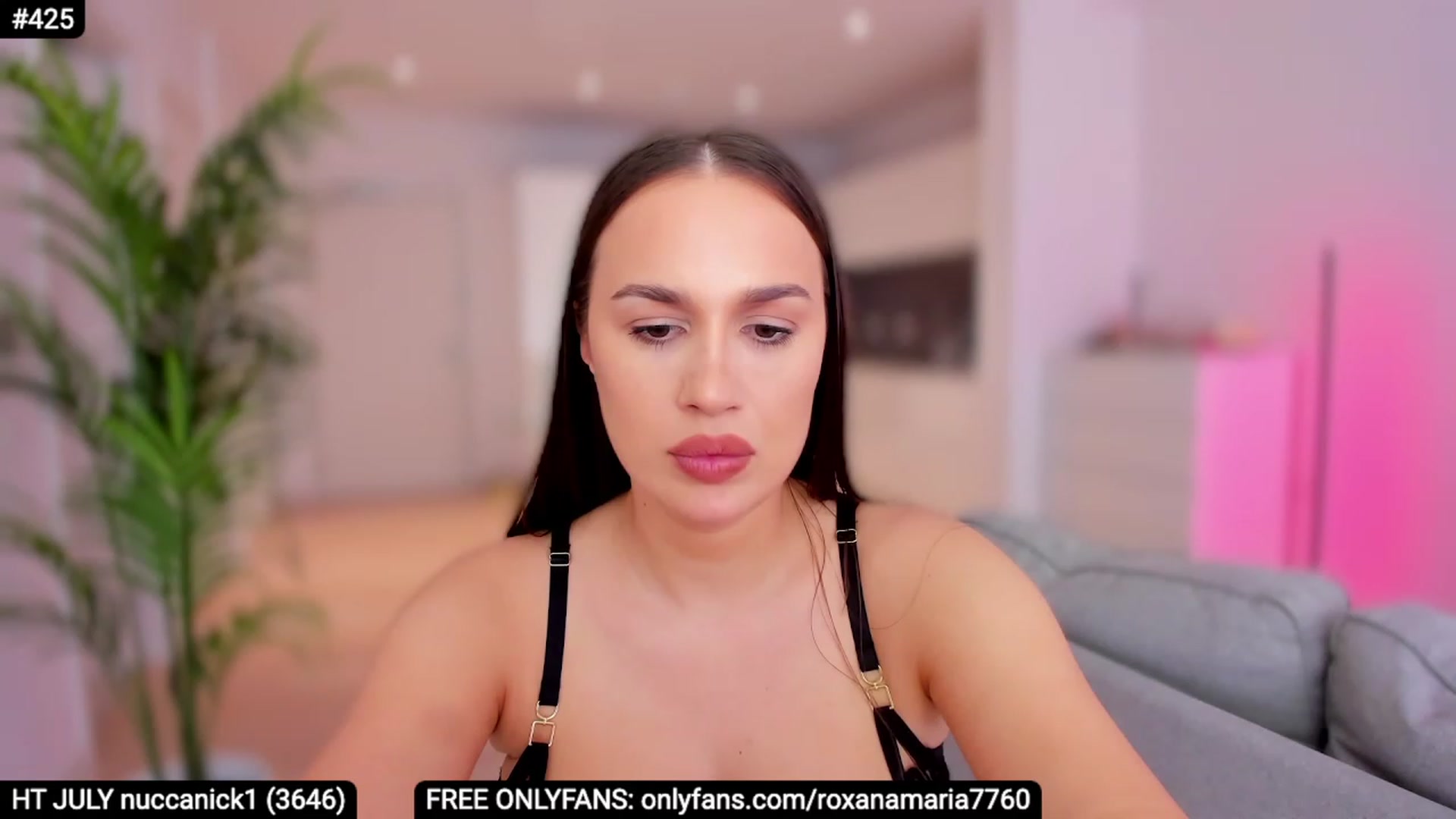 Gallery image thumbnail from XMirrabbellaX's myfreecams stream on, 07/11/2023, 15:40 image 8 of 20