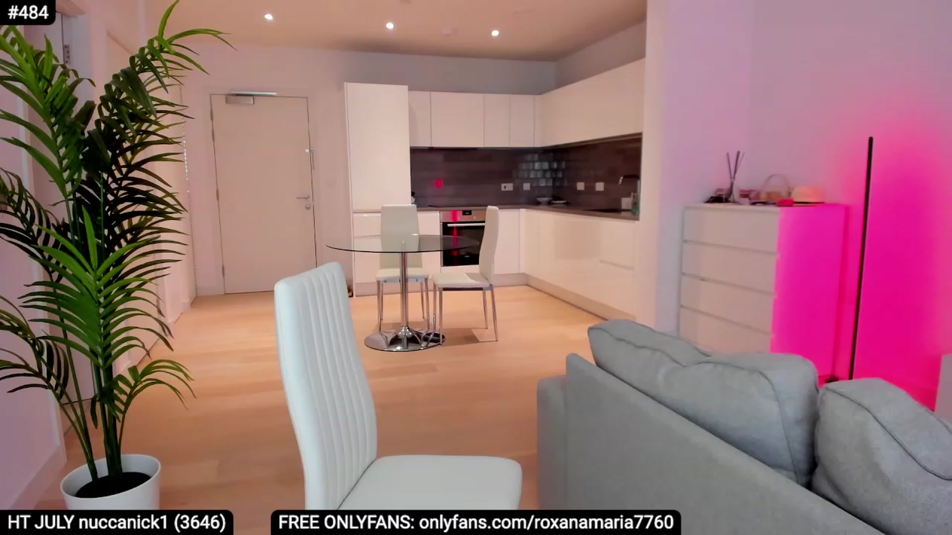 Gallery image thumbnail from XMirrabbellaX's myfreecams stream on, 07/14/2023, 16:24 image 4 of 20
