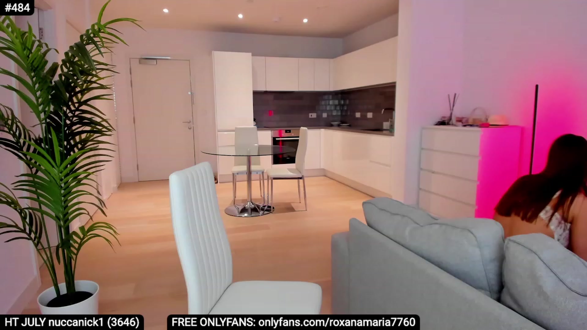 Gallery image thumbnail from XMirrabbellaX's myfreecams stream on, 07/14/2023, 16:24 image 5 of 20