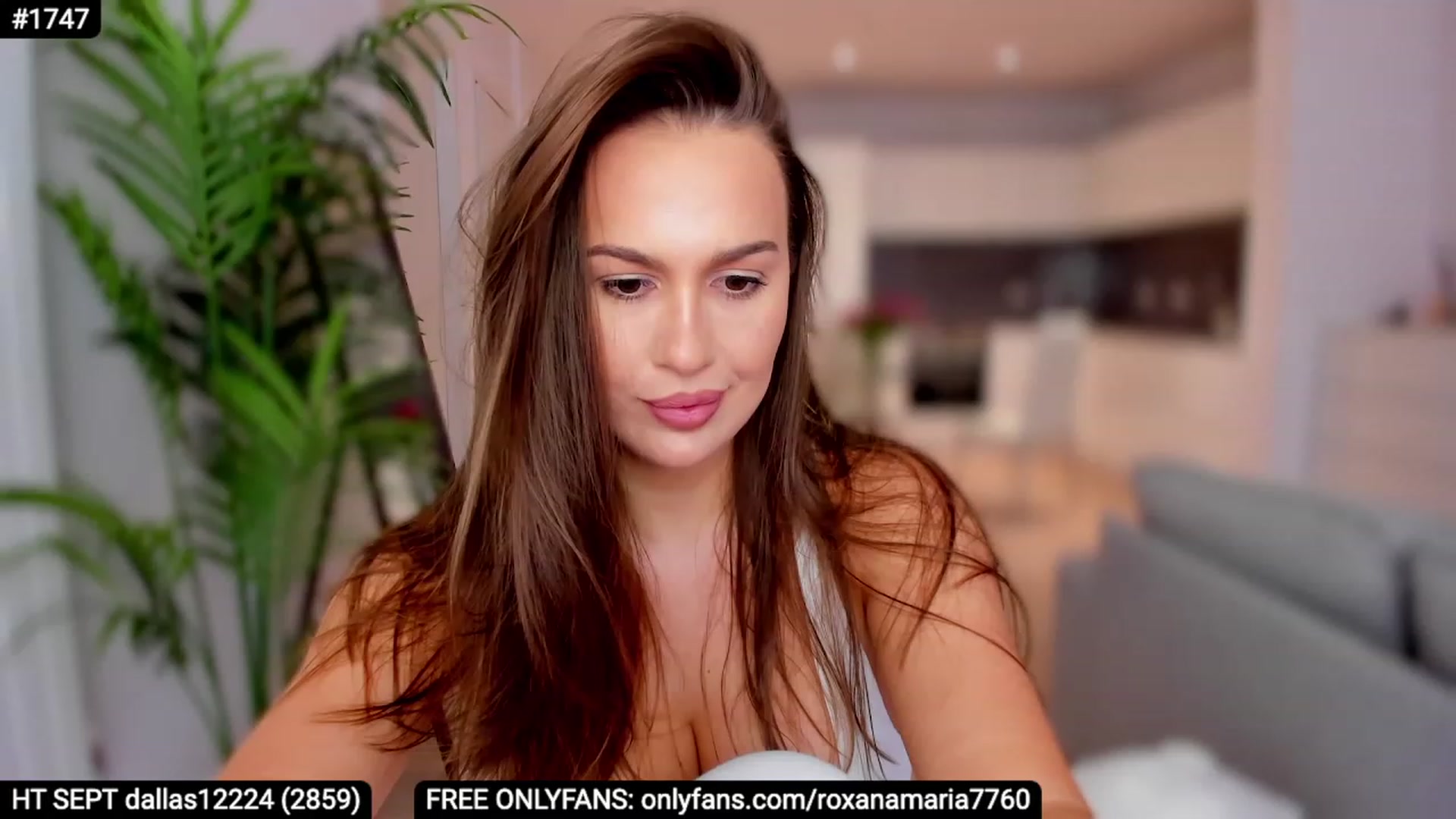 Gallery image thumbnail from XMirrabbellaX's myfreecams stream on, 09/22/2023, 16:56 image 16 of 20