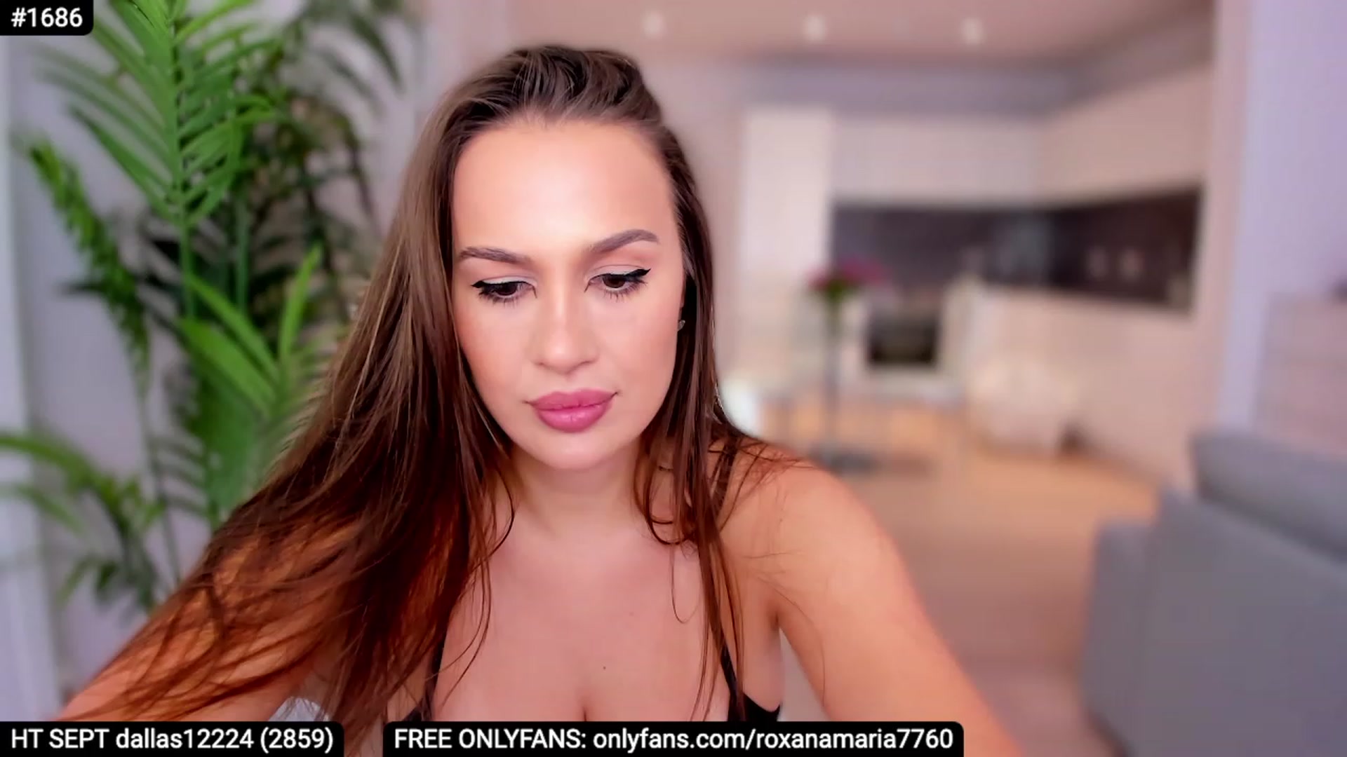 Gallery image thumbnail from XMirrabbellaX's myfreecams stream on, 09/23/2023, 12:16 image 14 of 20