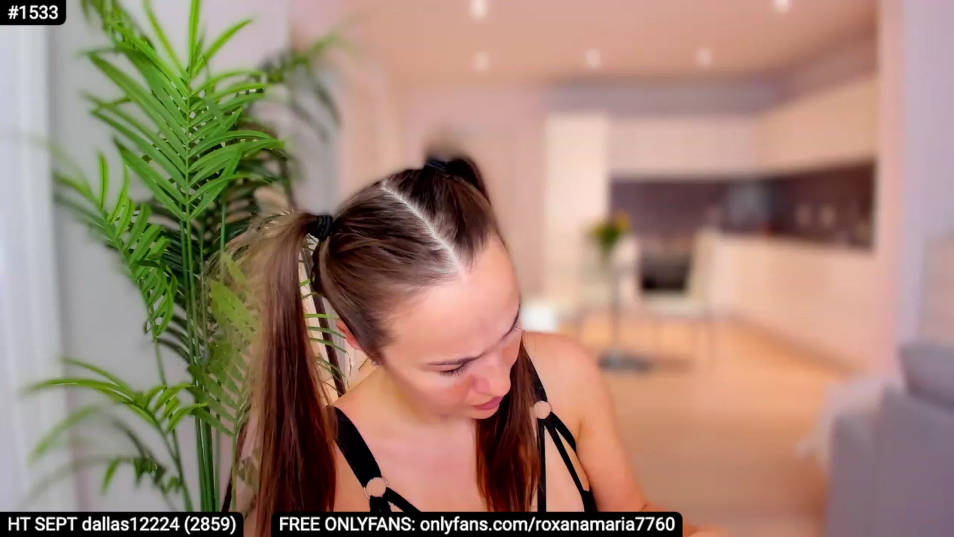 Gallery image thumbnail from XMirrabbellaX's myfreecams stream on, 09/27/2023, 14:29 image 19 of 20