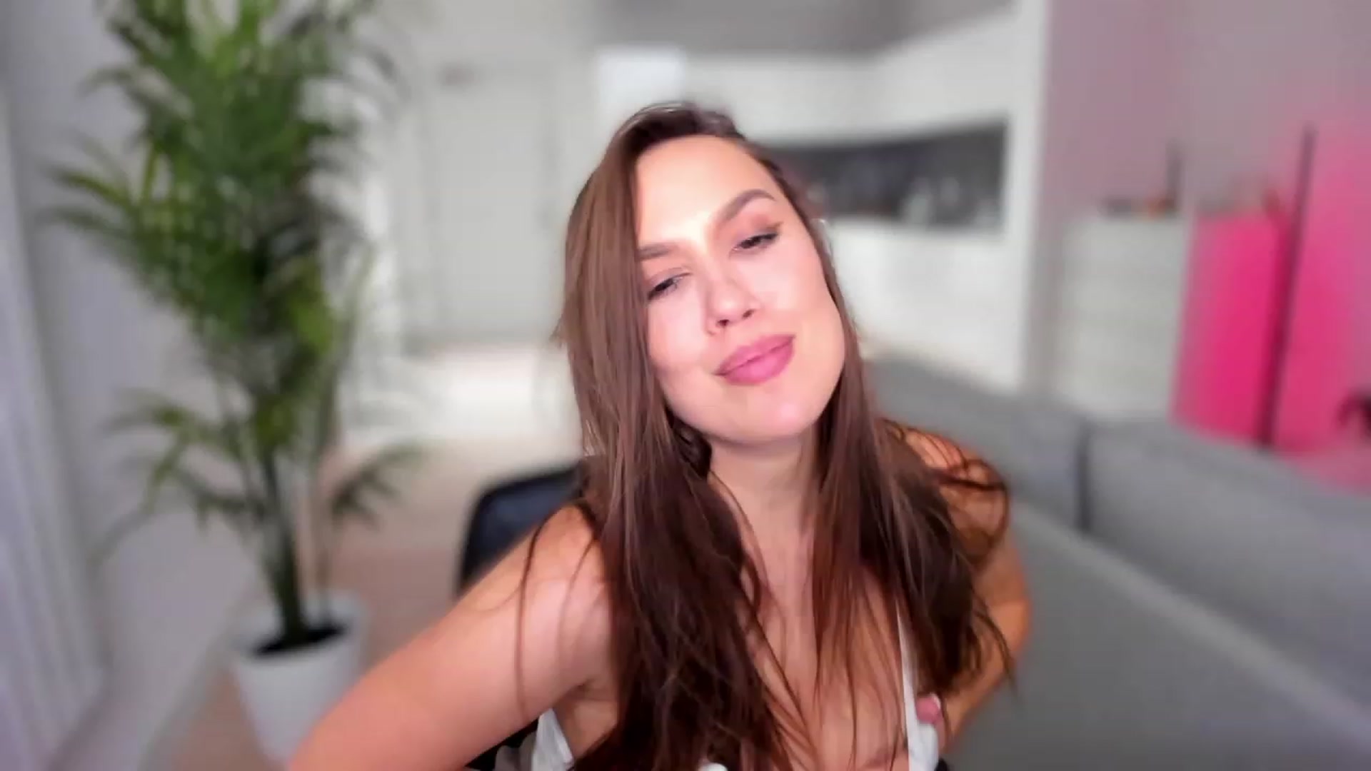 Gallery image thumbnail from XMirrabbellaX's myfreecams stream on, 10/20/2023, 23:21 image 6 of 20