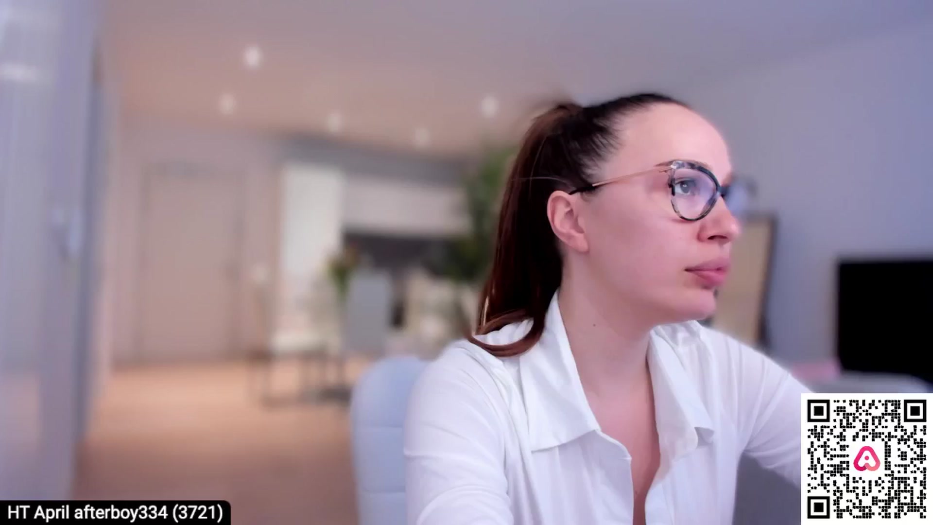 Gallery image thumbnail from XMirrabbellaX's myfreecams stream on, 04/20/2024, 18:13 image 1 of 20