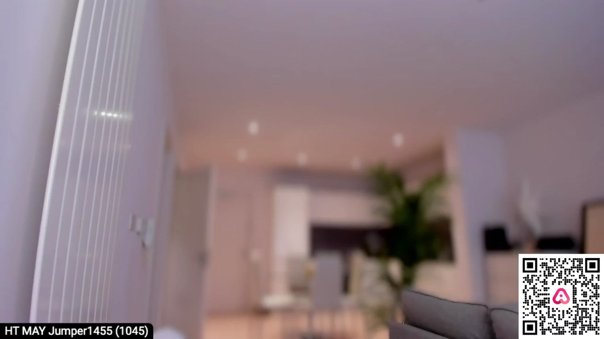 Gallery image thumbnail from XMirrabbellaX's myfreecams stream on, 05/03/2024, 17:27 image 13 of 20